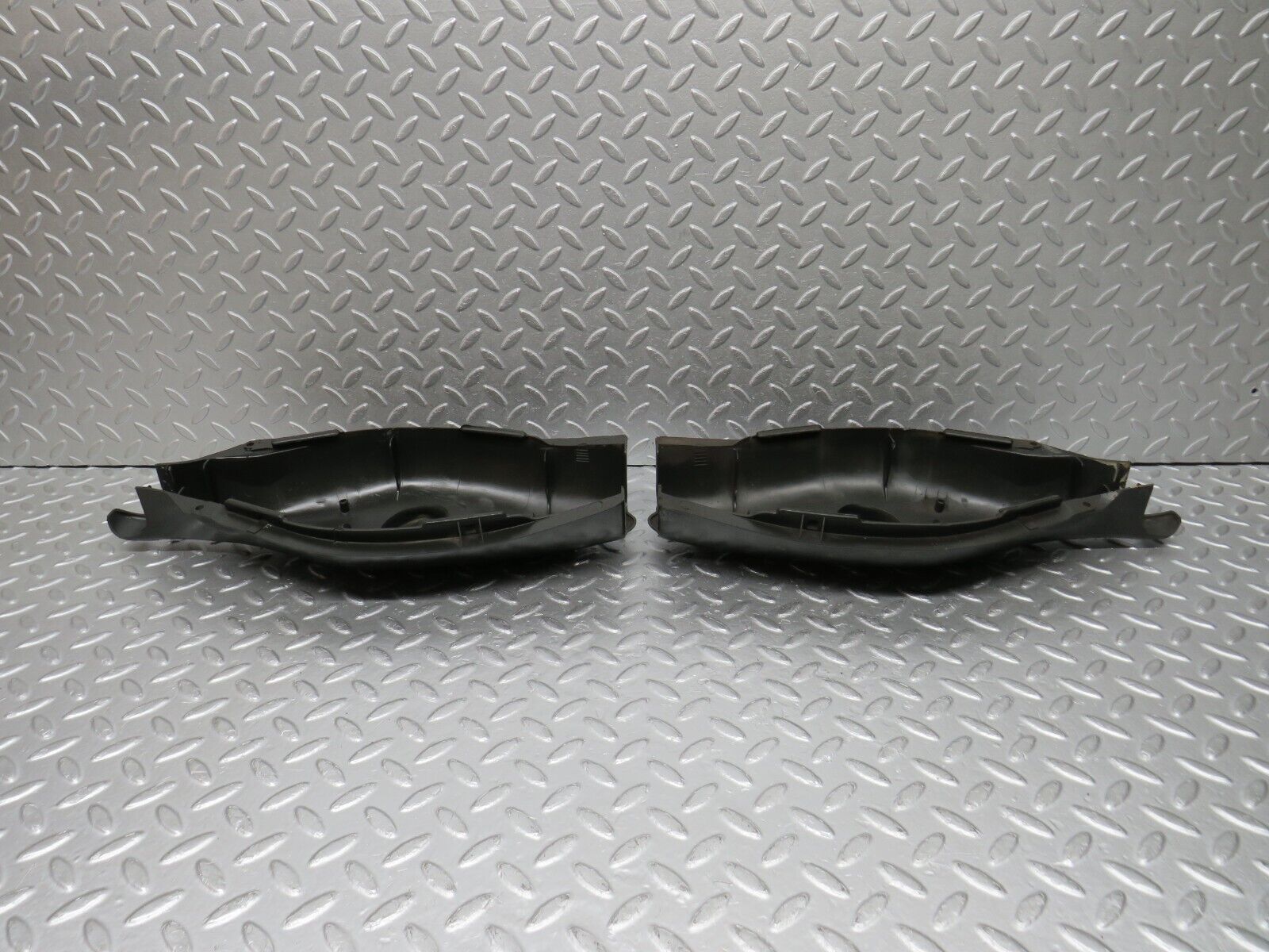 38761 Mercedes-Benz W201 190E 2.6L Rear Control Arm Cover 2x 1293520188