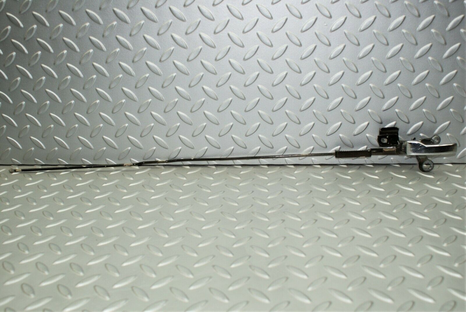 3234 Mercedes-Benz W115 220D Chrome Door Handle Left 1157660119