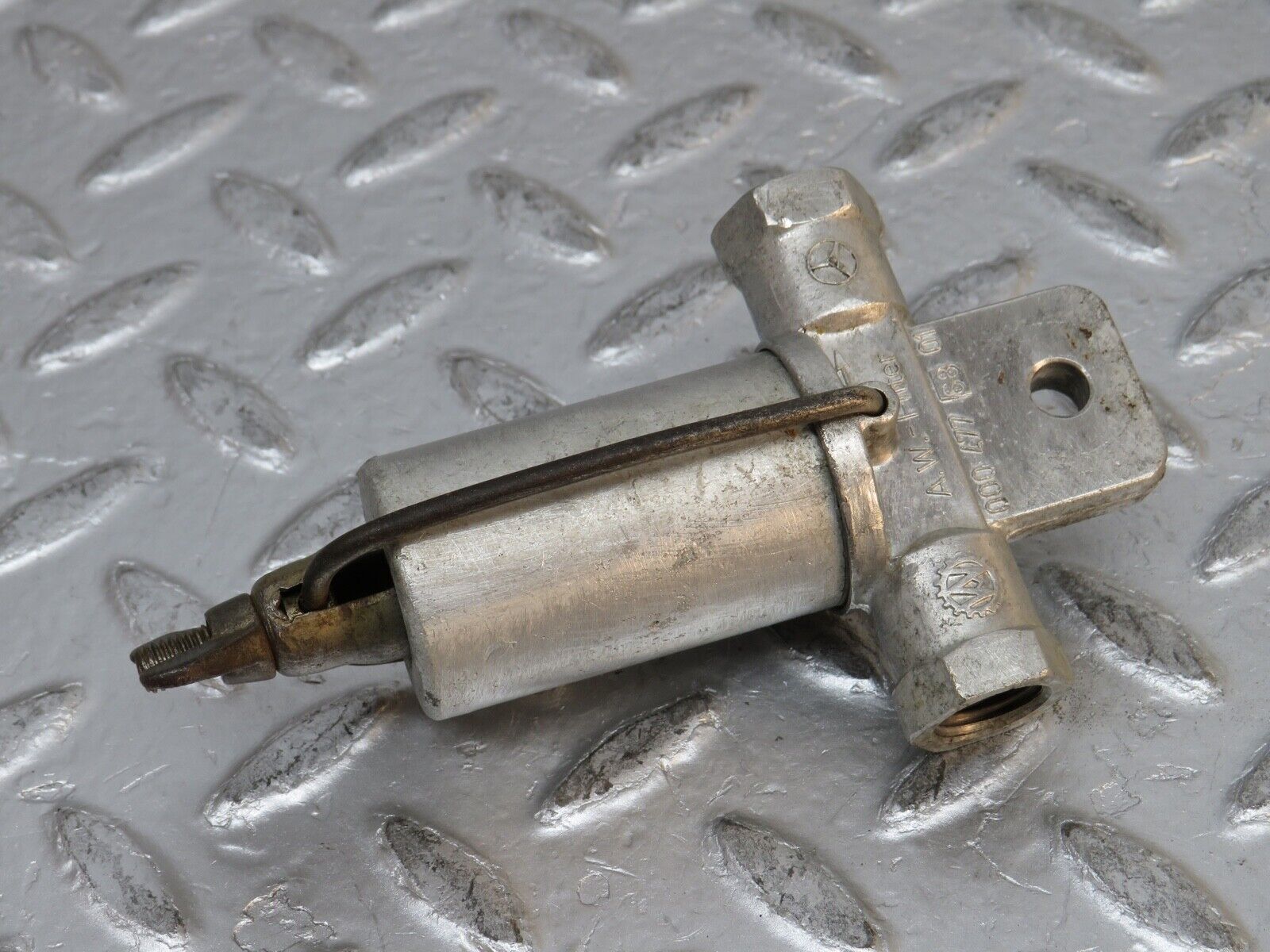 0334 Mercedes-Benz W120 180D Ponton Fuel Prefilter 0004776801