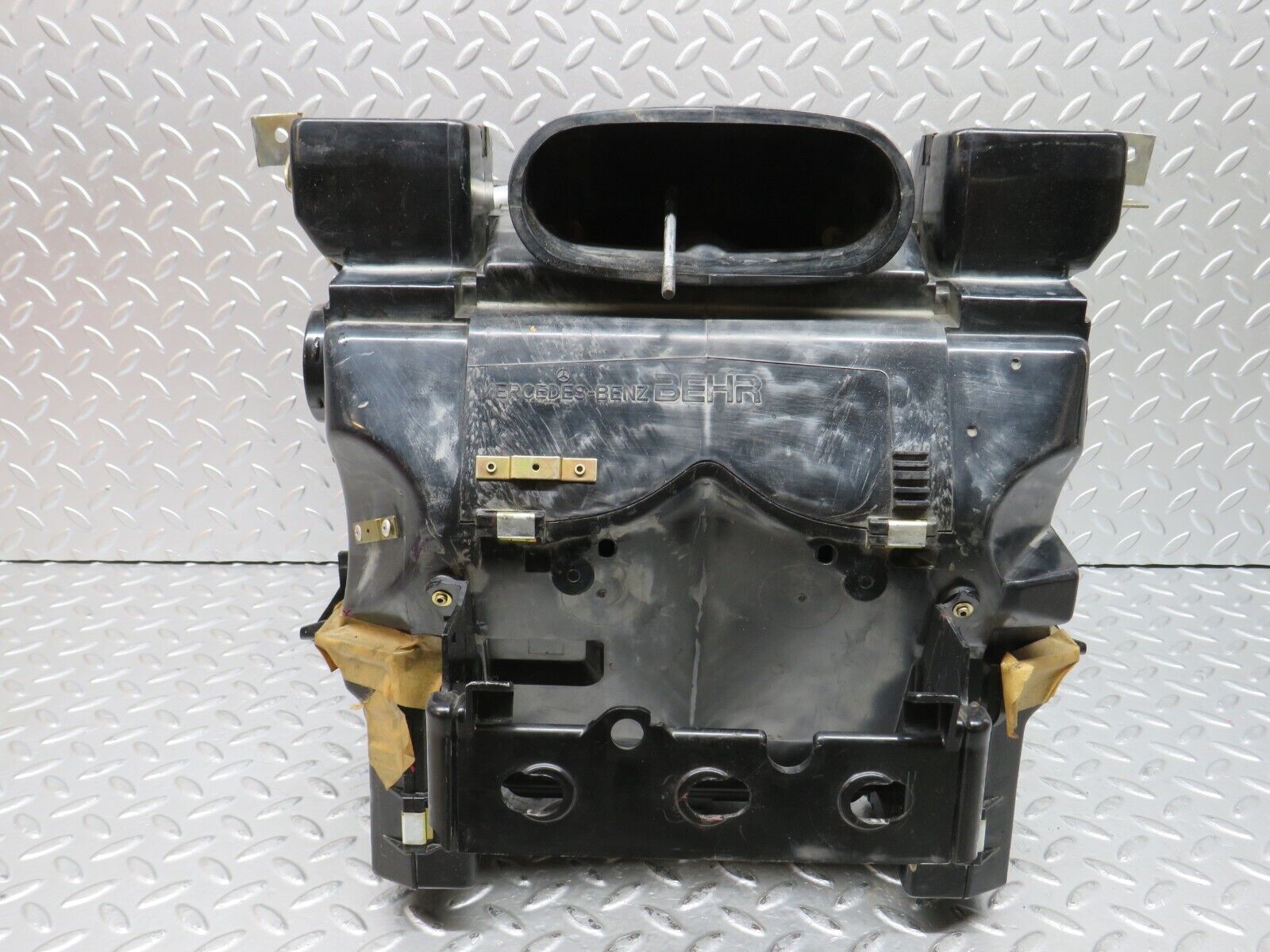 28122 Mercedes-Benz W123 280E Heater Box Blower Housing Behr 1238300008
