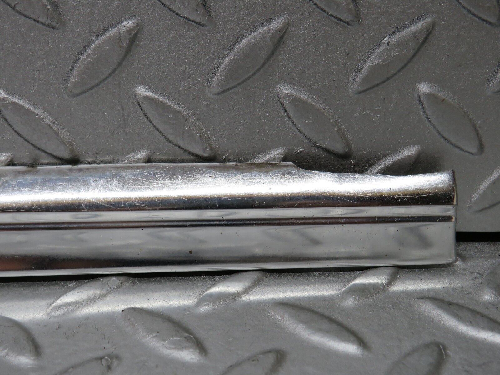 37312 Mercedes-Benz W109 300SEL Front Left Door Chrome Moulding Trim