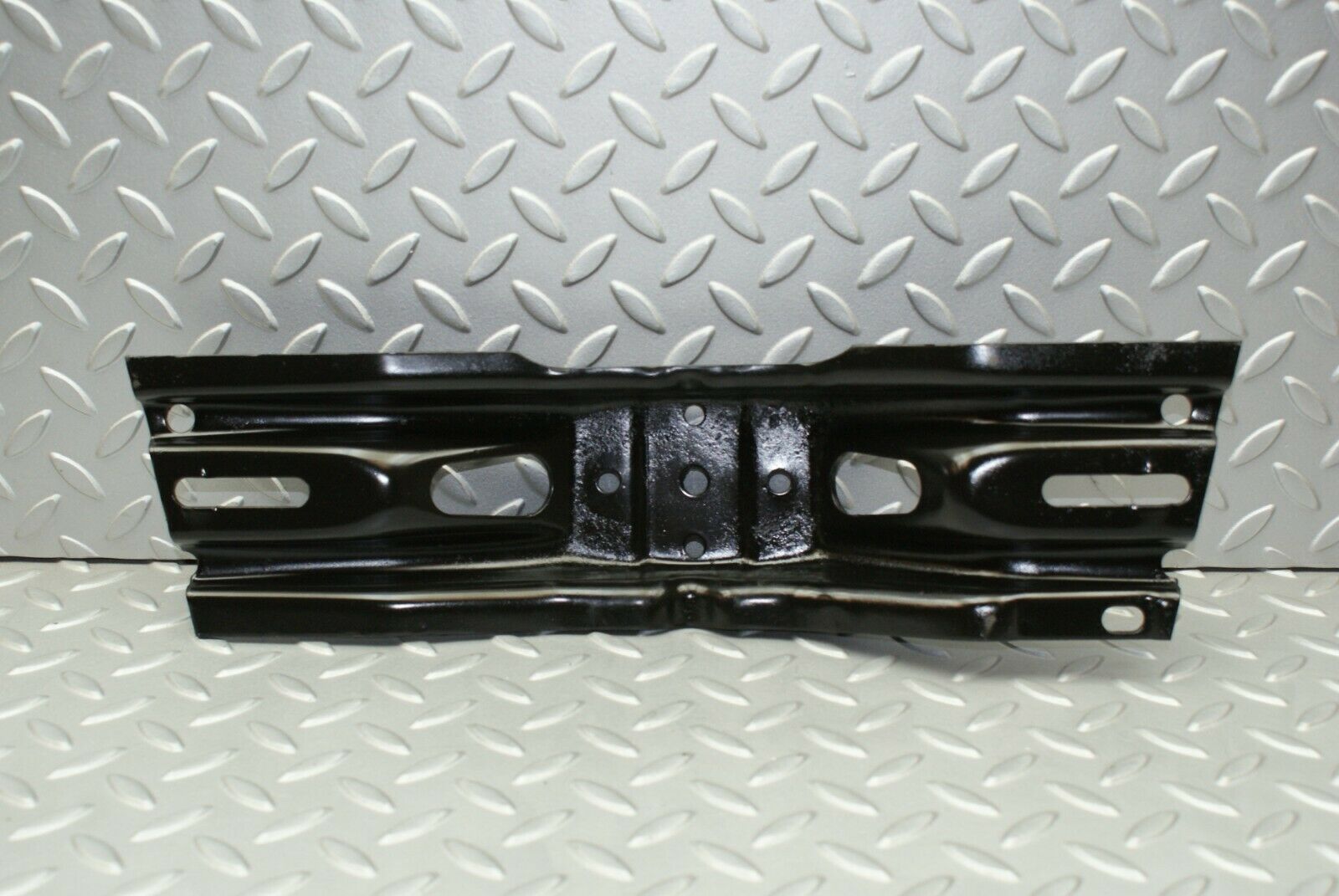 3220 Mercedes-Benz W115 220D Manual Gearbox Bracket Mounting