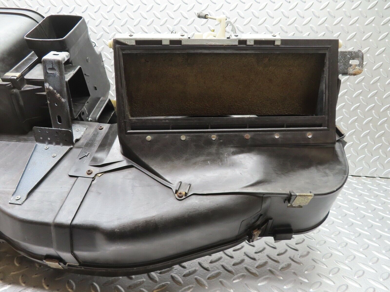 21702 Mercedes-Benz W126 300SE Heater Box Blower Housing