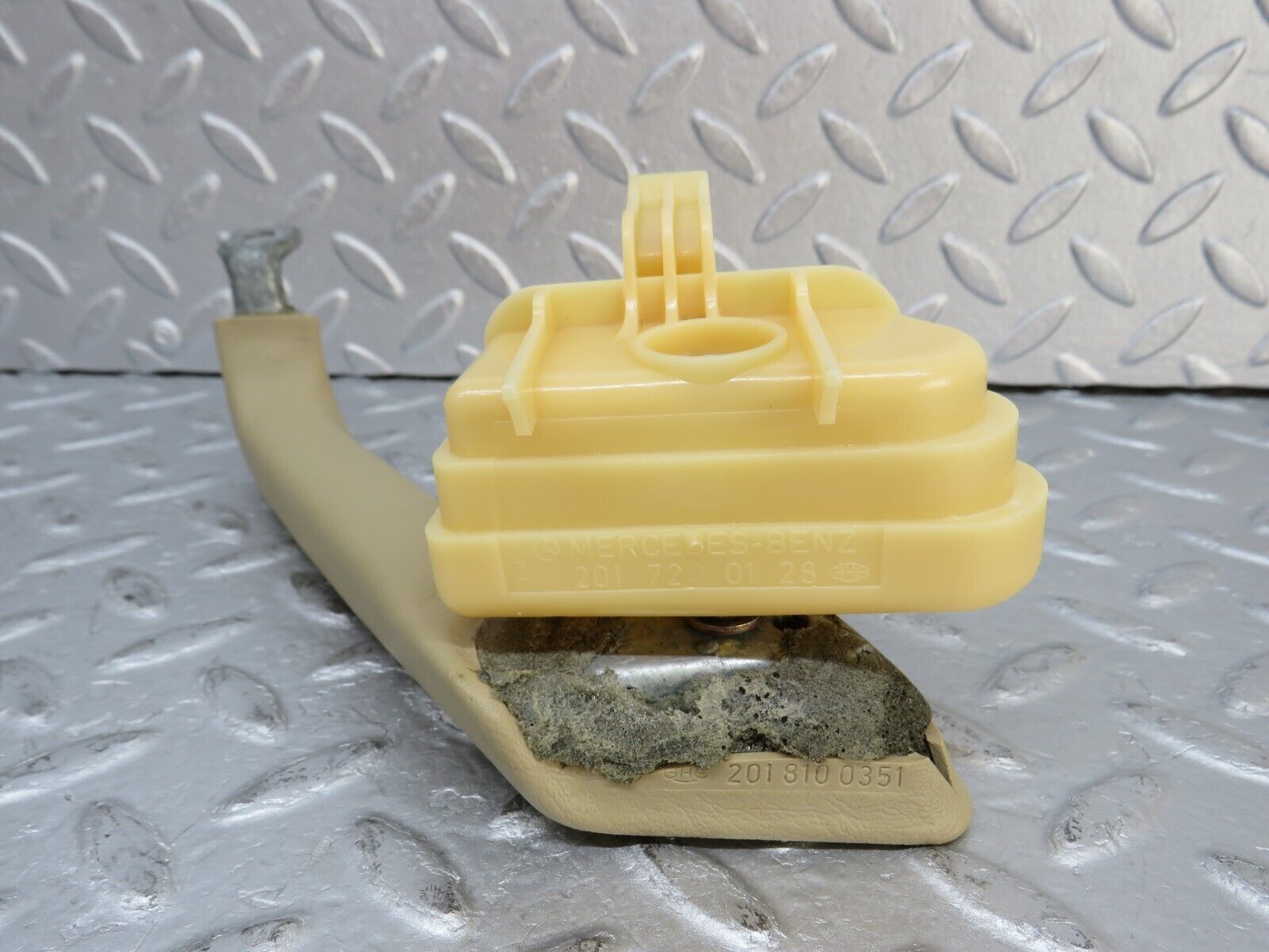 36722 Mercedes-Benz W201 190E 2.0L Interior Door Handle Beige Left 2018100351 2017200128