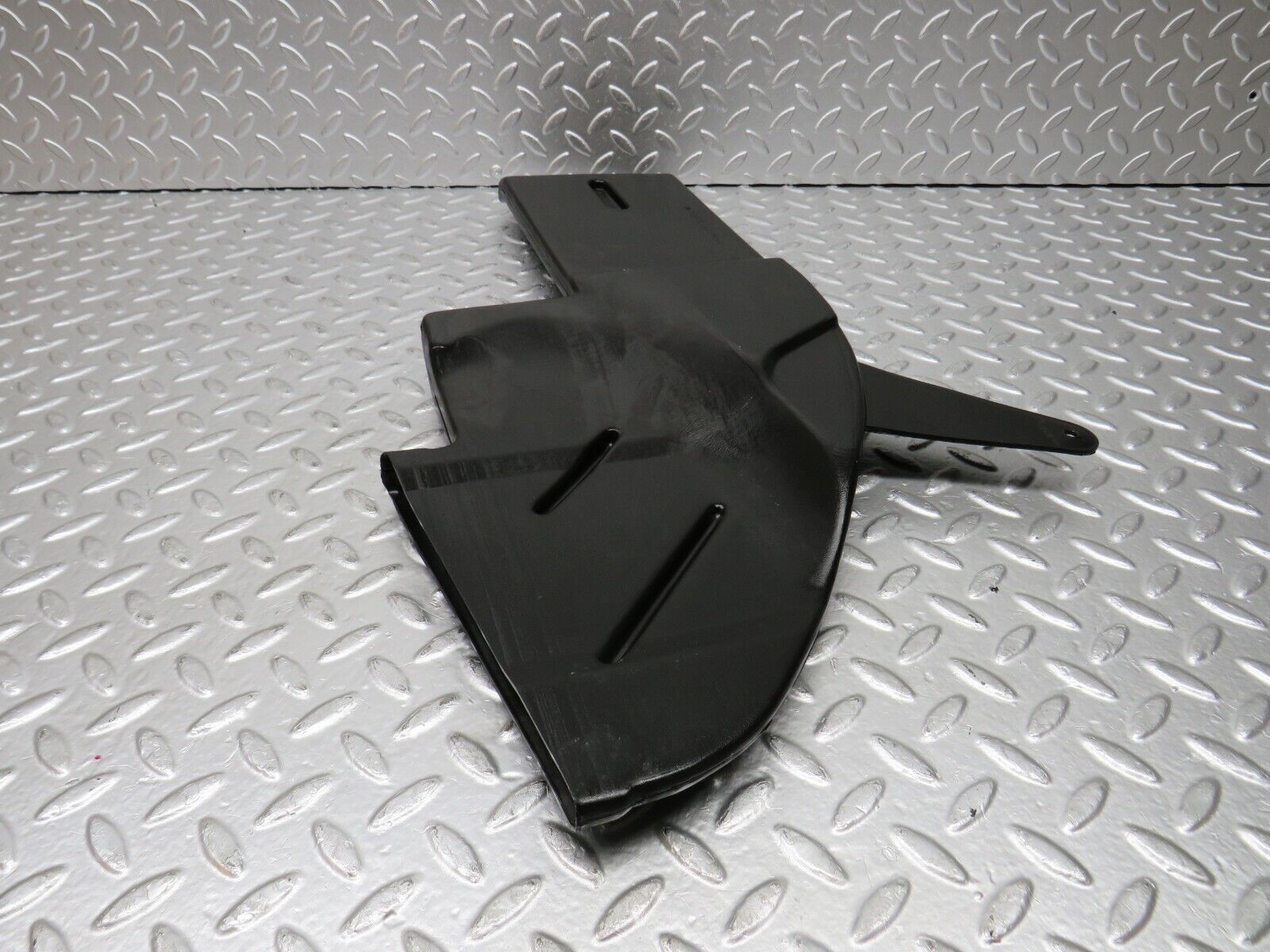 30594 Mercedes-Benz W201 190E 2.0L Air Duct Vent 2018310446