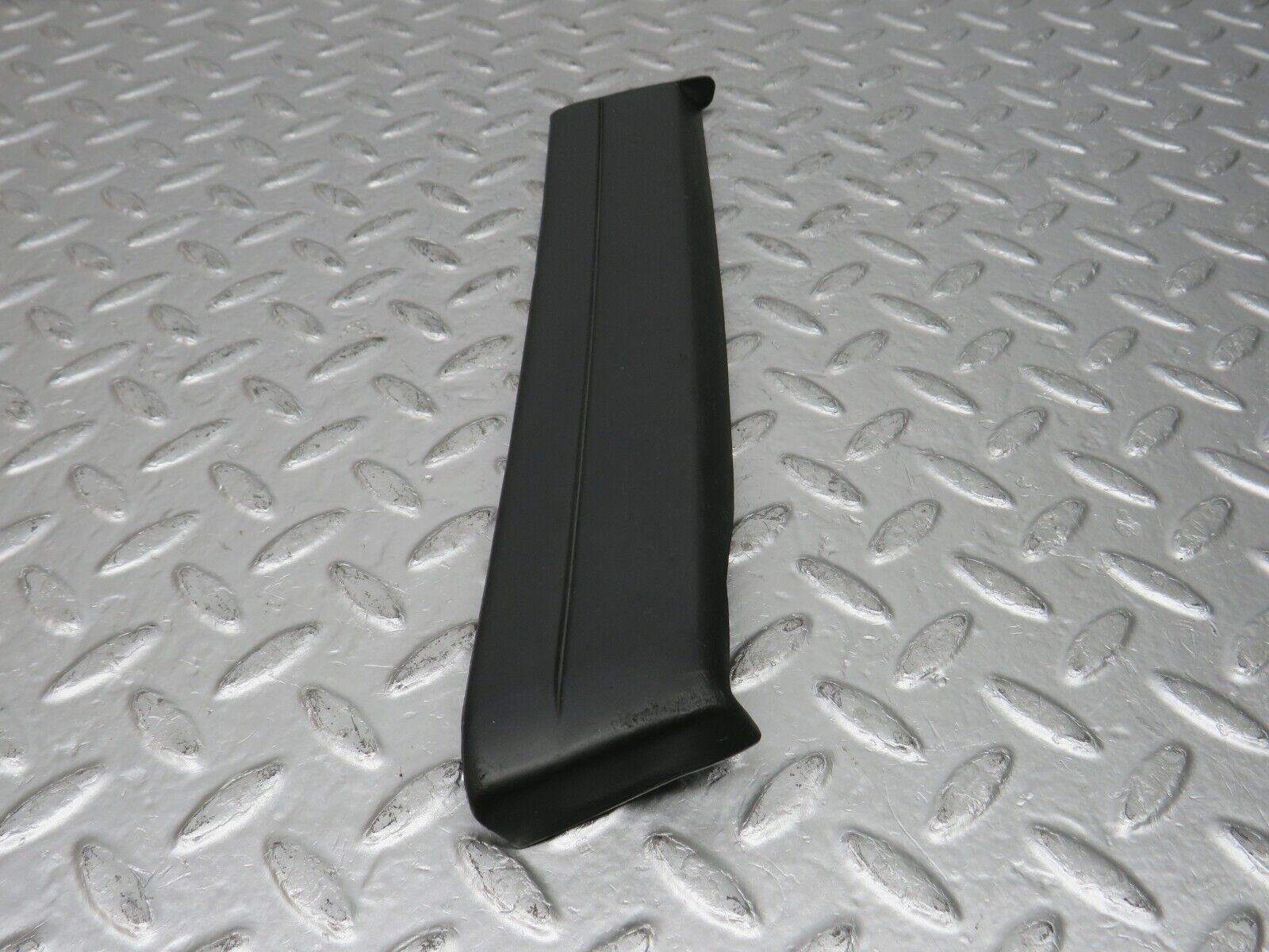 32296 Mercedes-Benz S124 300TE Wagon Front Left Fender Wing Lower Moulding Trim