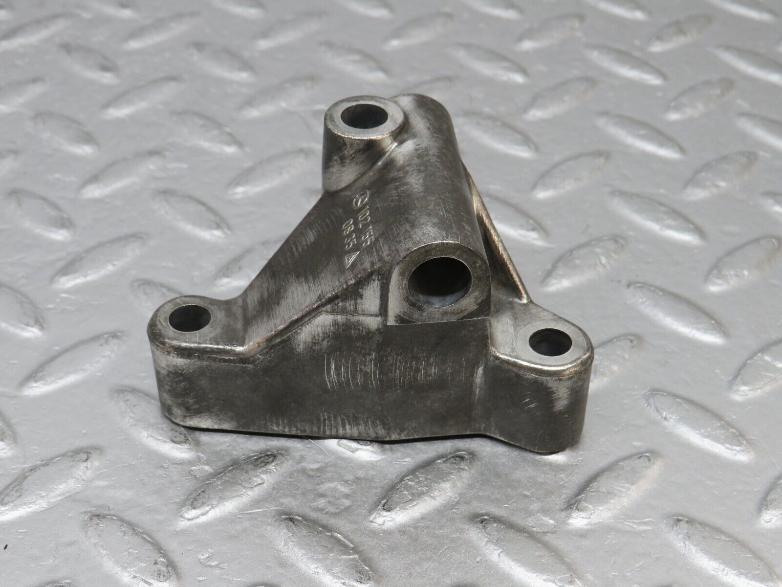 36576 Mercedes-Benz W201 190E 2.0L Alternator Generator Support Bracket 1021550835