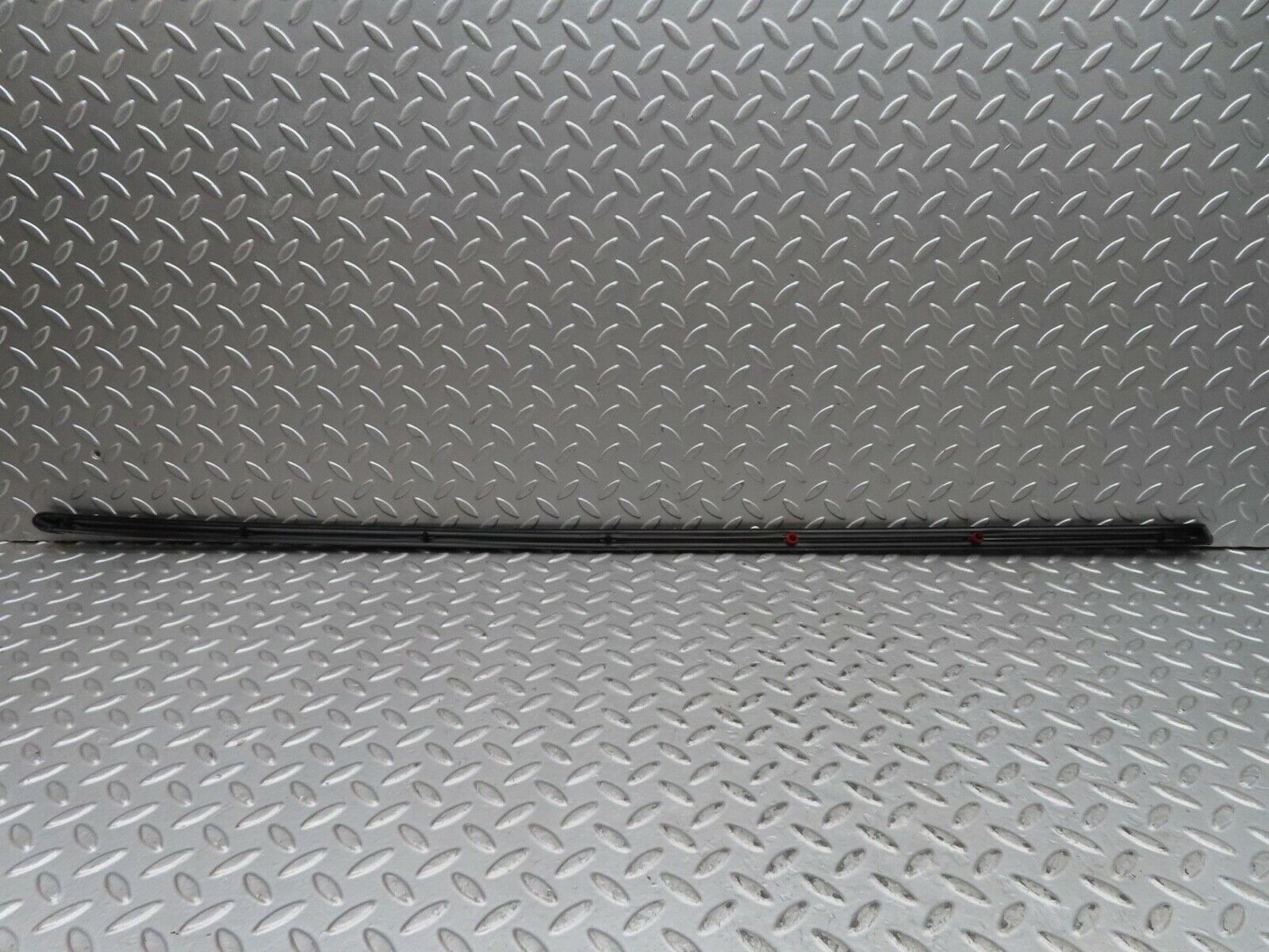 15834 Mercedes-Benz W123 280E Front Left Fender Wing Centre Moulding Trim