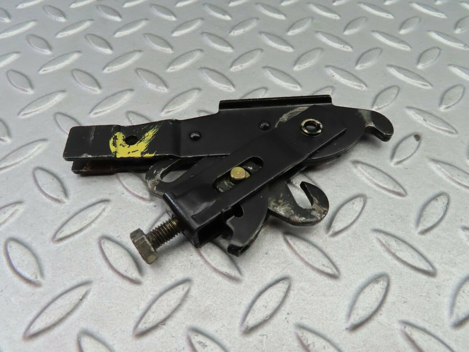 6304 Mercedes-Benz W126 380SE Handbrake Adjusting Handbrake Regulator