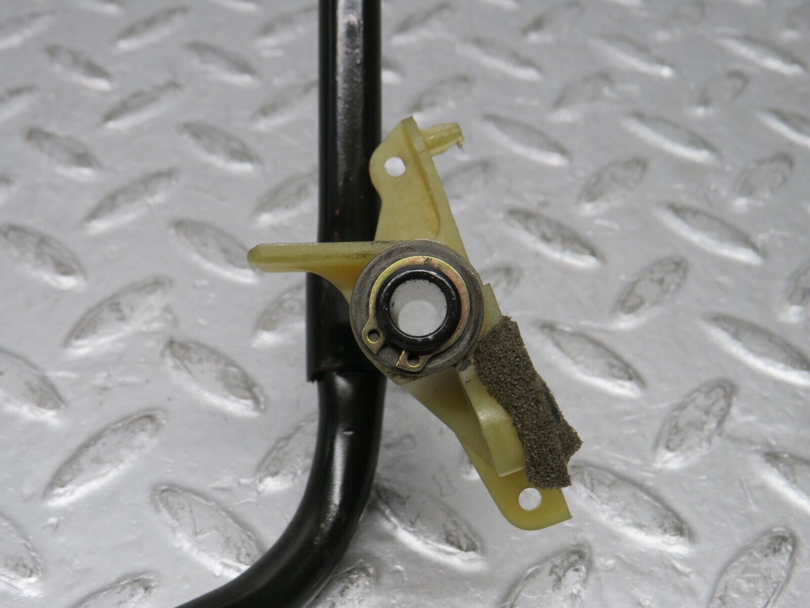 37939 Mercedes-Benz A124 320E Cabriolet Accelerator Pedal Linkage 2013010218