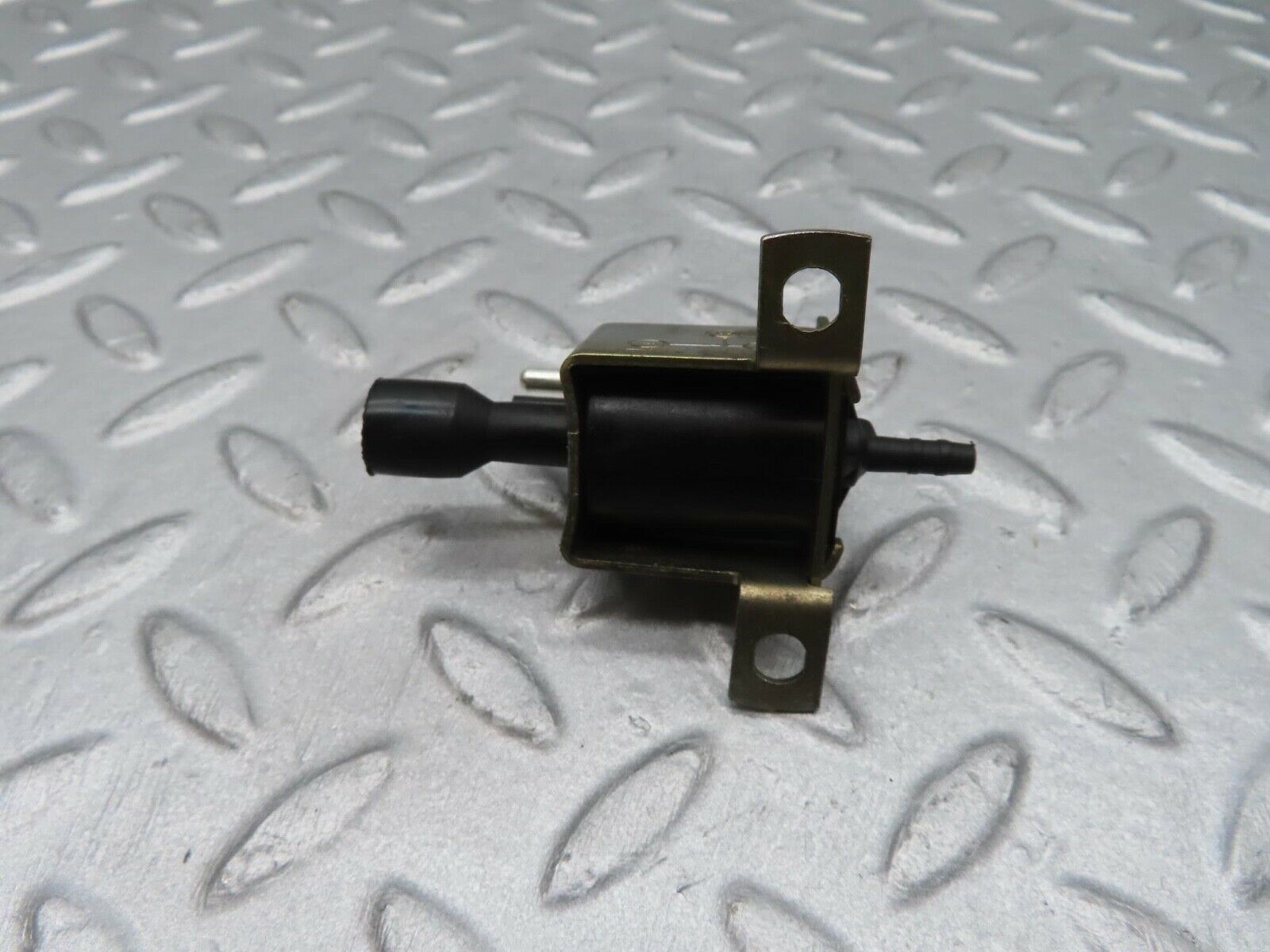 11995 Mercedes-Benz R129 300SL Coupe Vacuum Control Valve Pierburg 0015407097