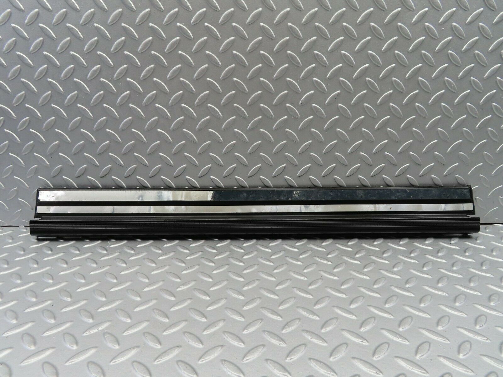 6548 Mercedes-Benz S124 E220 Wagon Front Right Door Sill Trim