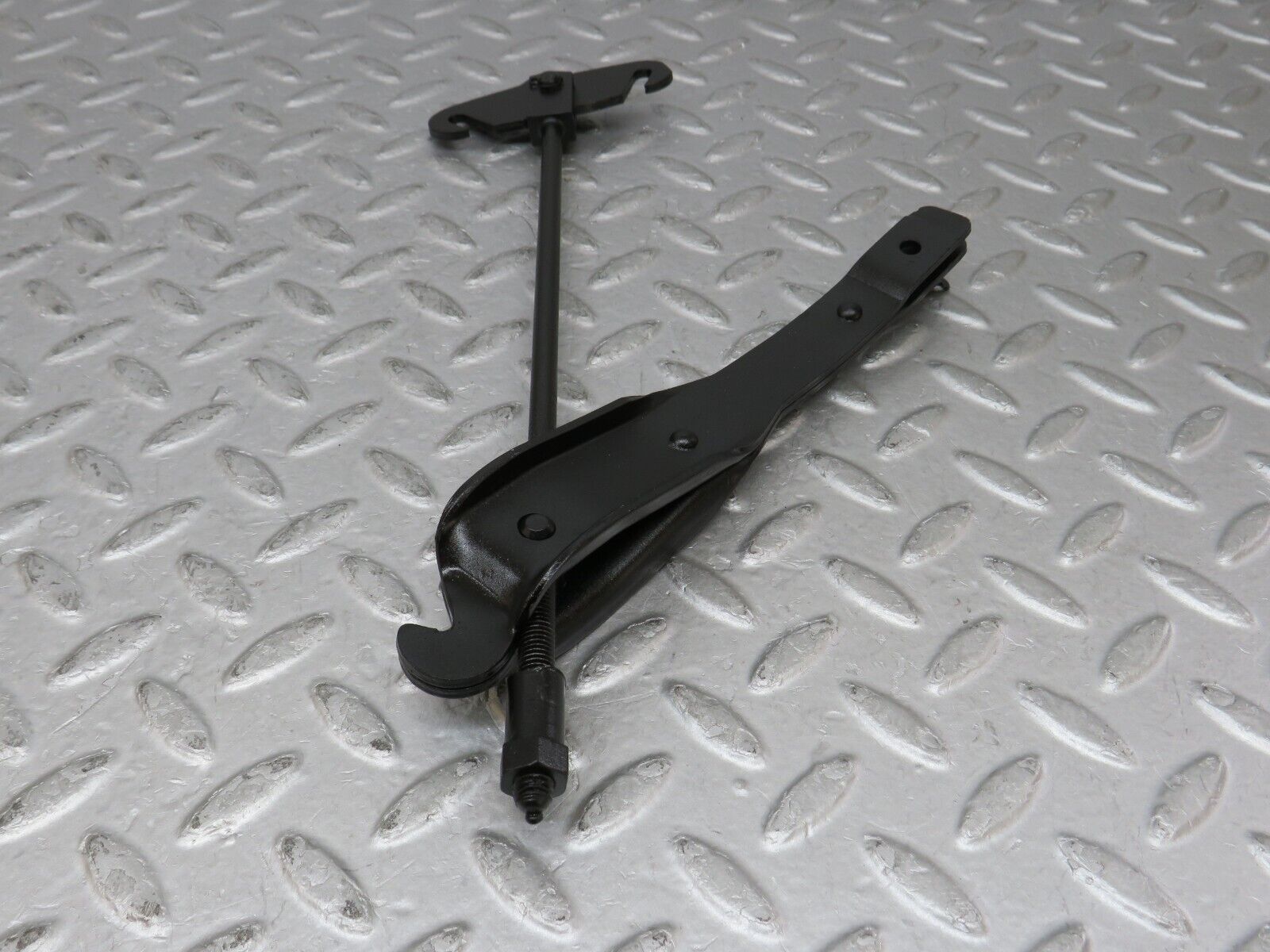 35711 Mercedes-Benz W108 Handbrake Adjusting Handbrake Regulator