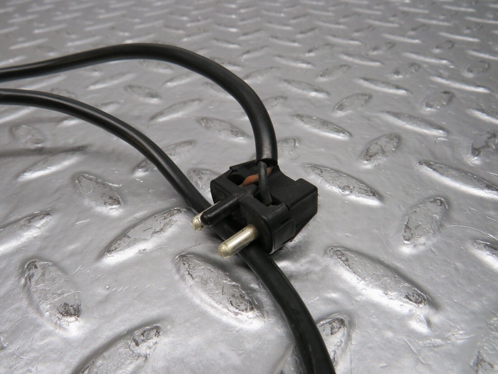 31518 Mercedes-Benz S124 220TE Front Wing Indicator Cable Wire 1249971881