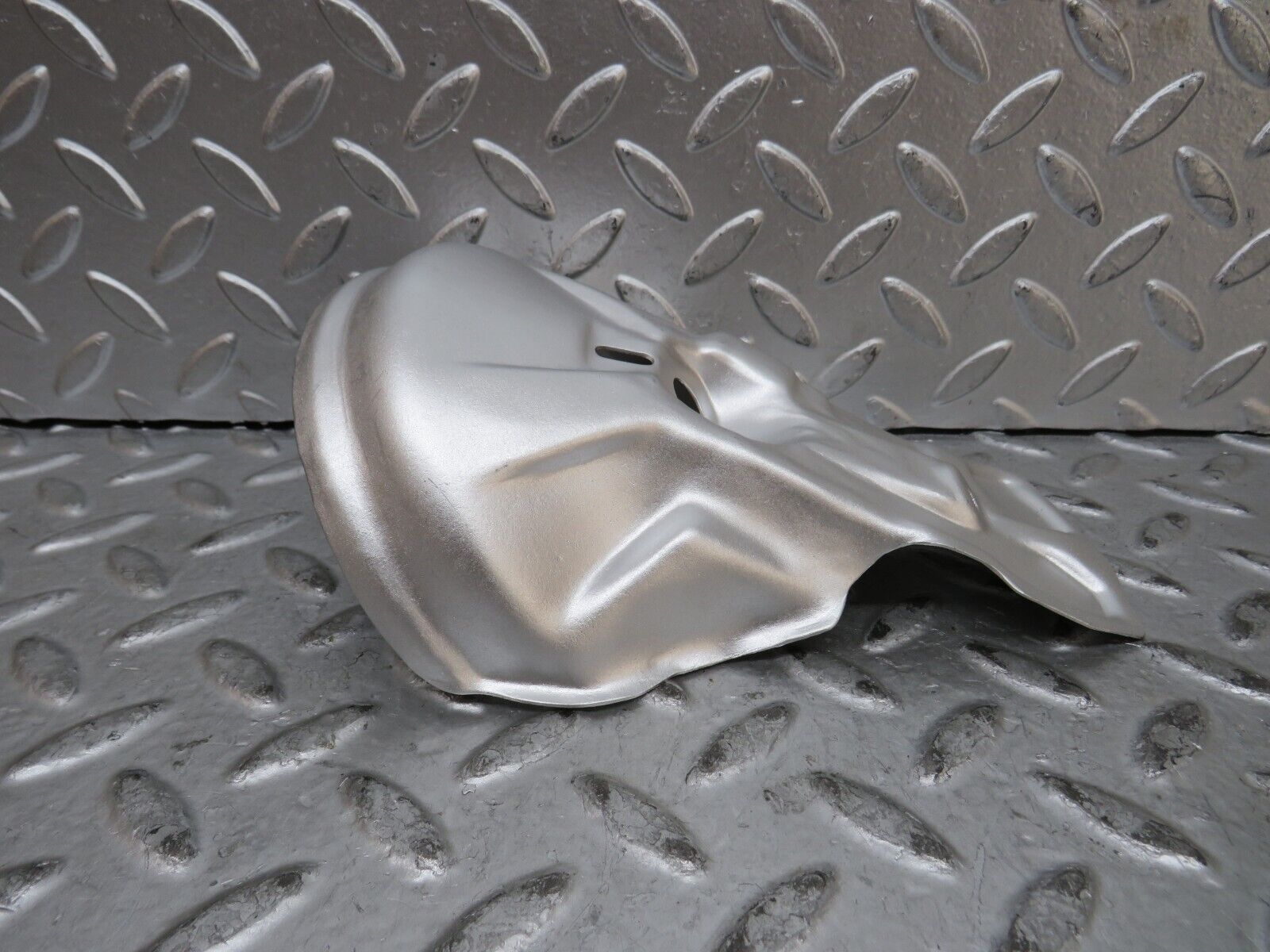 29104 Mercedes-Benz C124 320CE Coupe Engine Mount Bracket Heat Shield