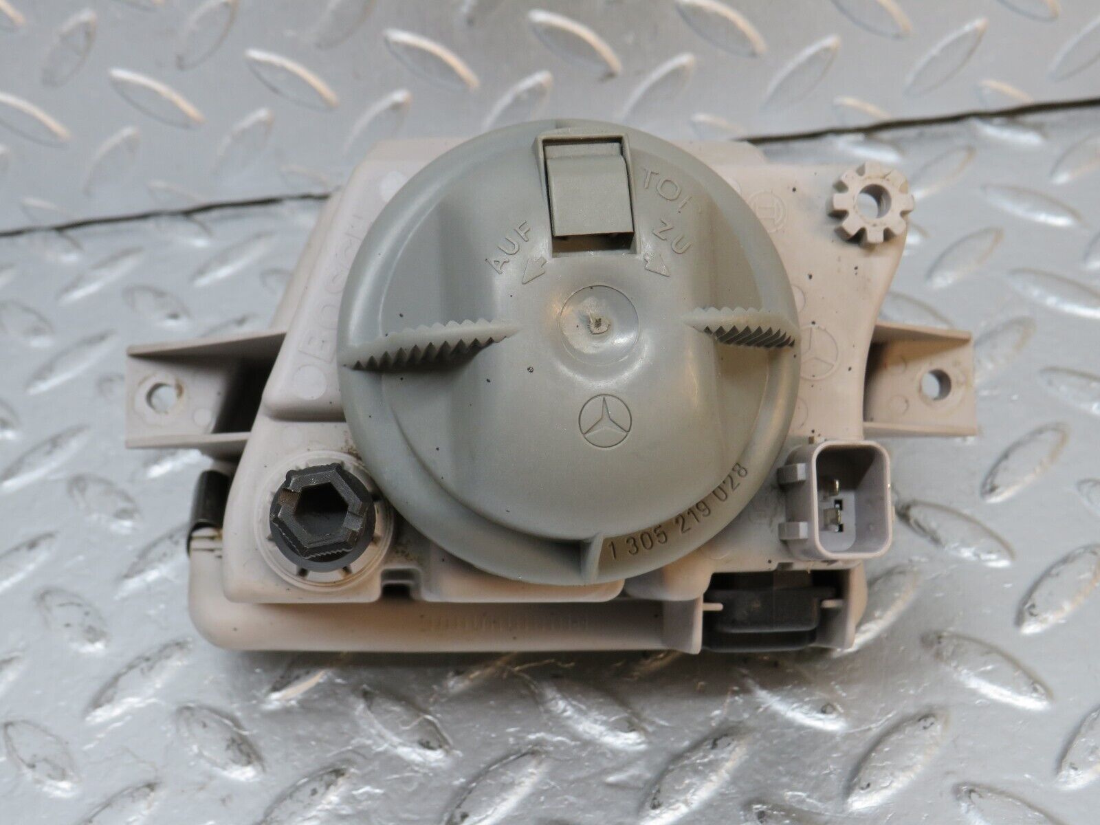 39680 Mercedes-Benz R129 320SL Coupe Front Fog Light Bosch Right Side 1298201256 0305051002