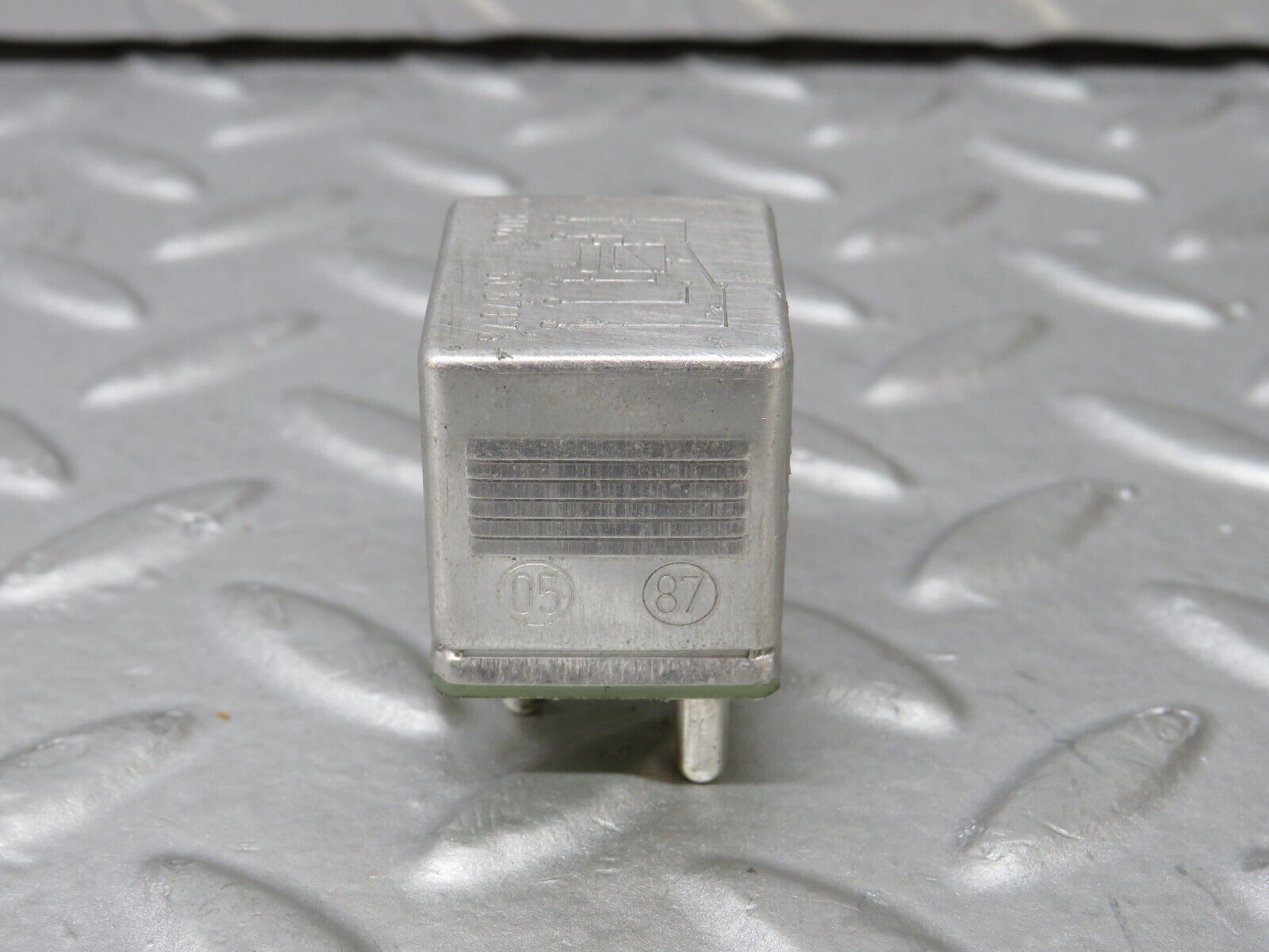 36903 Mercedes-Benz C126 420SEC Coupe Multi Purpose Relay 0015420219