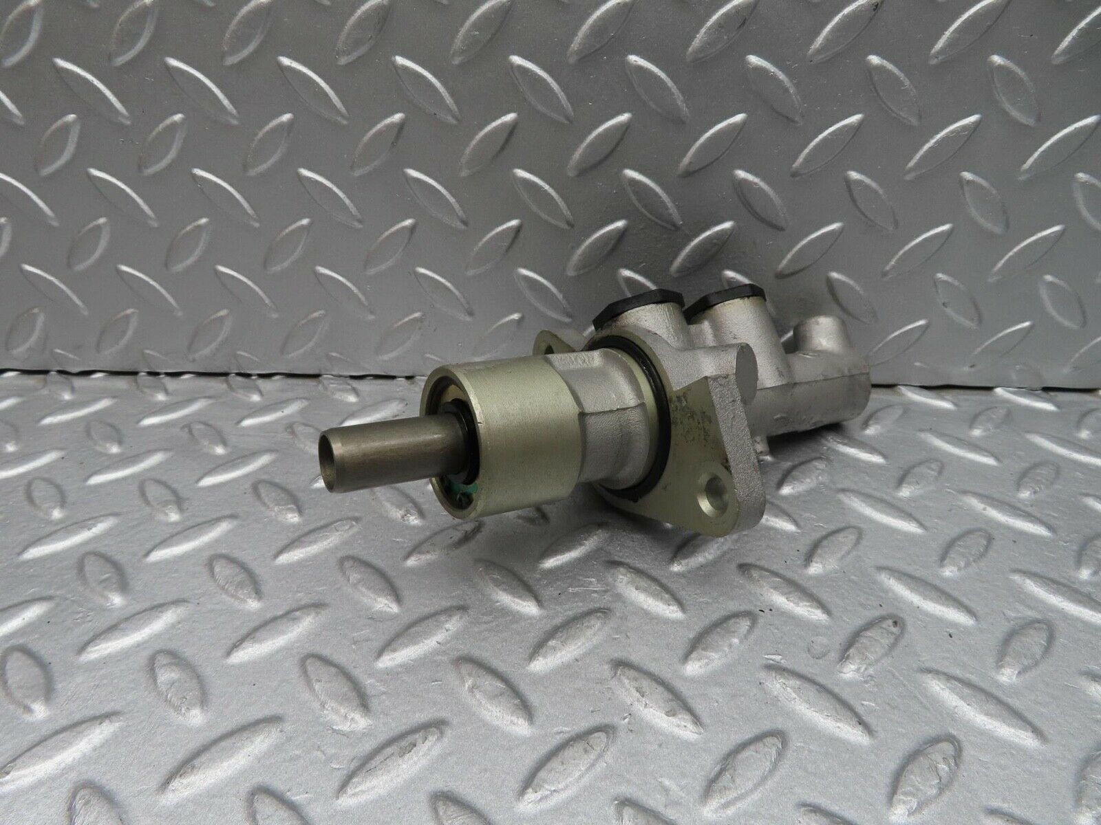 11981 Mercedes-Benz R129 300SL Coupe Brake Master Cylinder