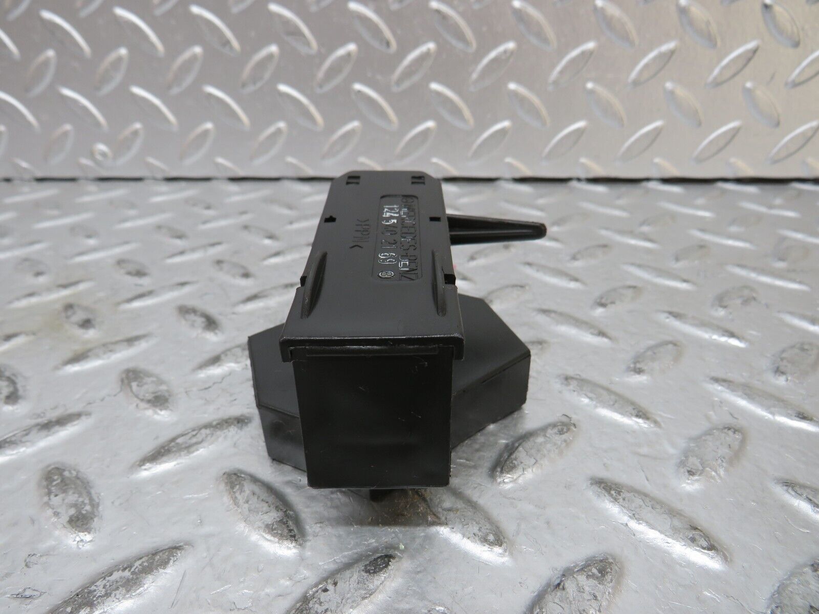 27695 Mercedes-Benz S124 300TE Cable Wire Distributor Connector 1245402169