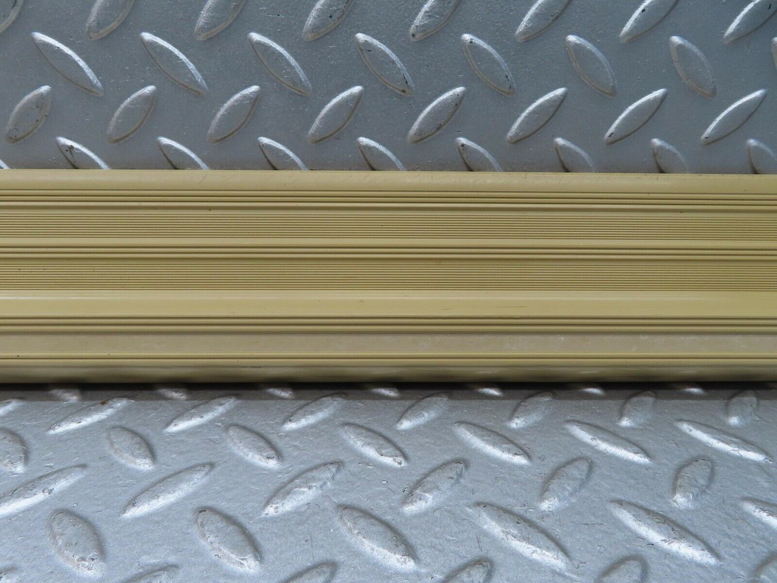 13481 Mercedes-Benz W123 200 Front Right Door Sill