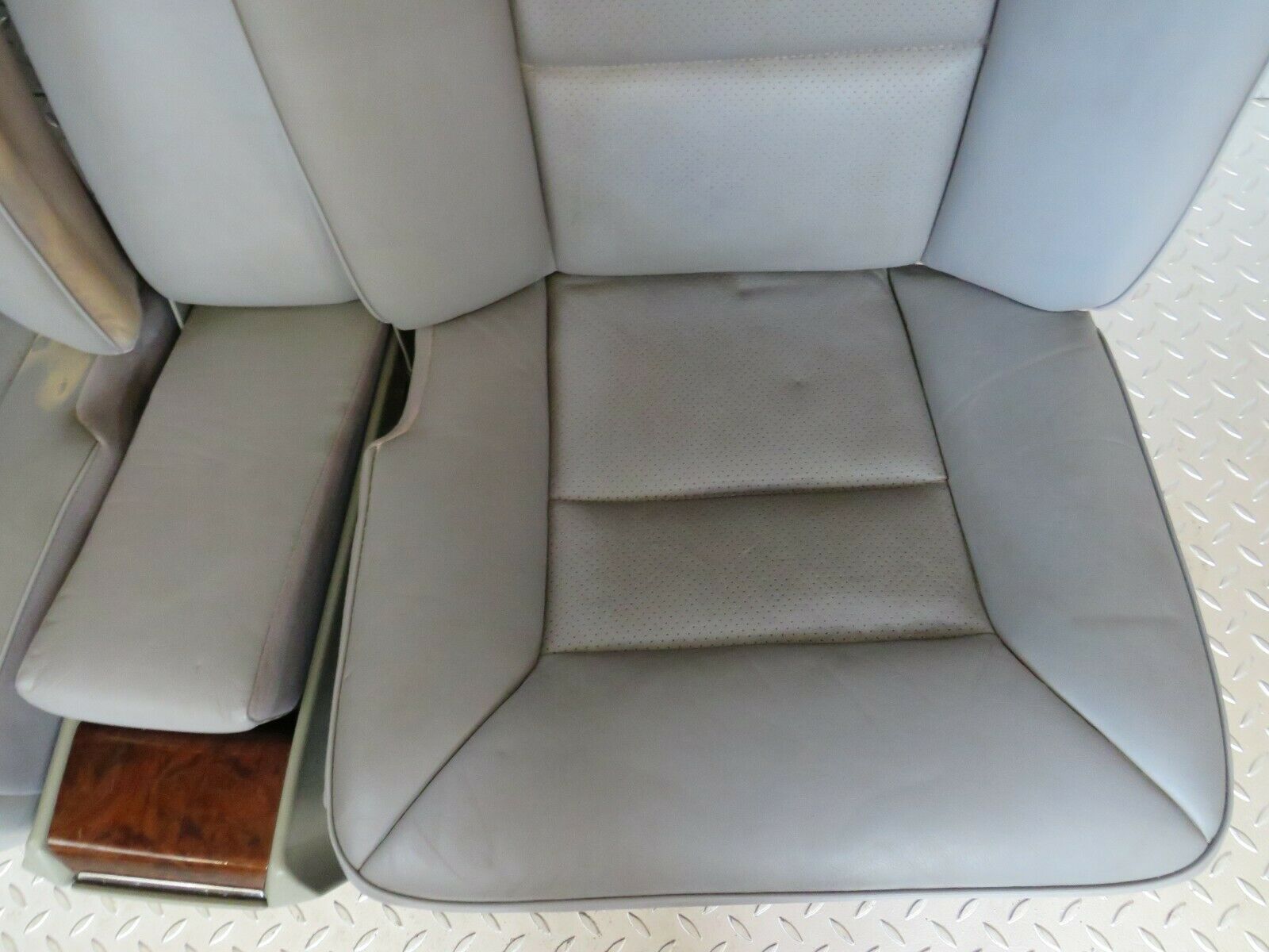 22384 Mercedes-Benz C124 E220 Coupe Rear Seat Leather Grey