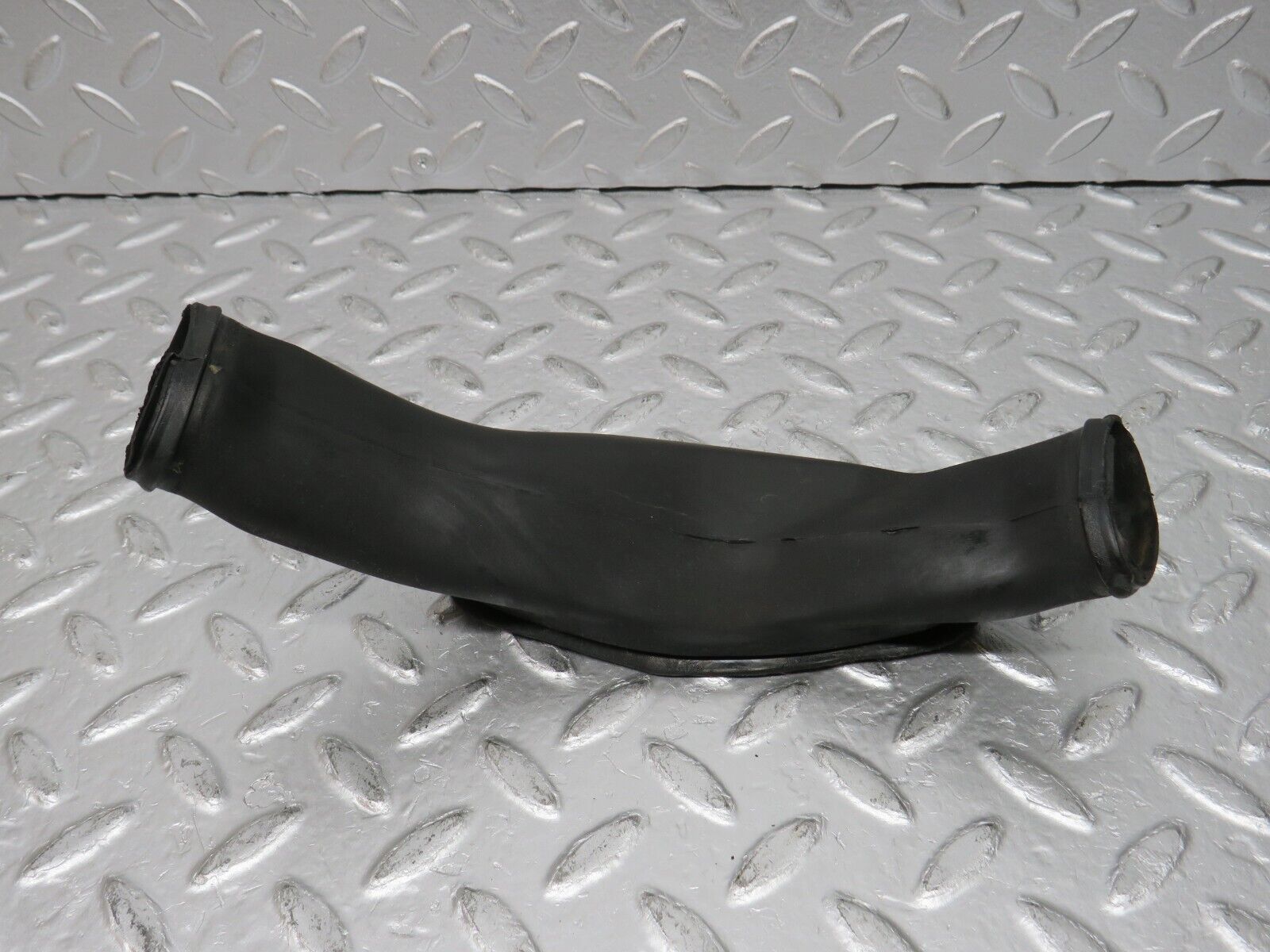 32614 Mercedes-Benz S124 300TE Wagon Heater Water Drain 1248320025