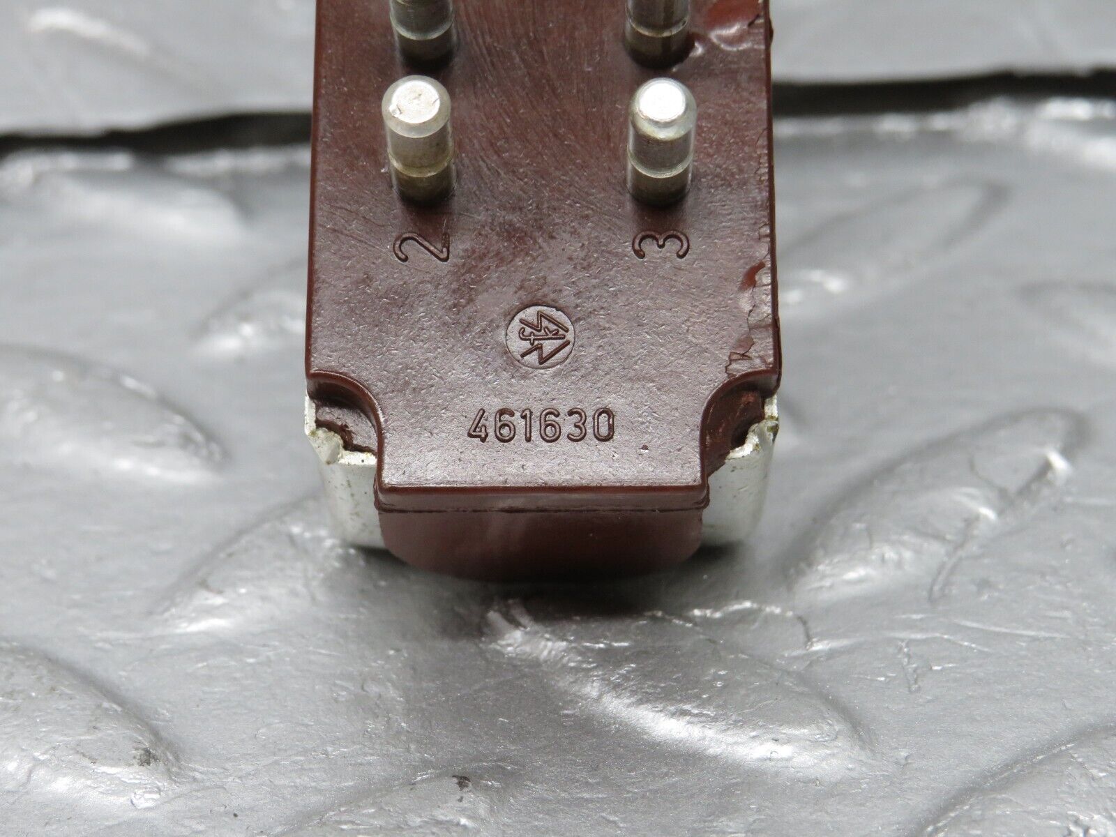 40319 Mercedes-Benz W110 230 Windscreen Wiper Pull Switch 461630