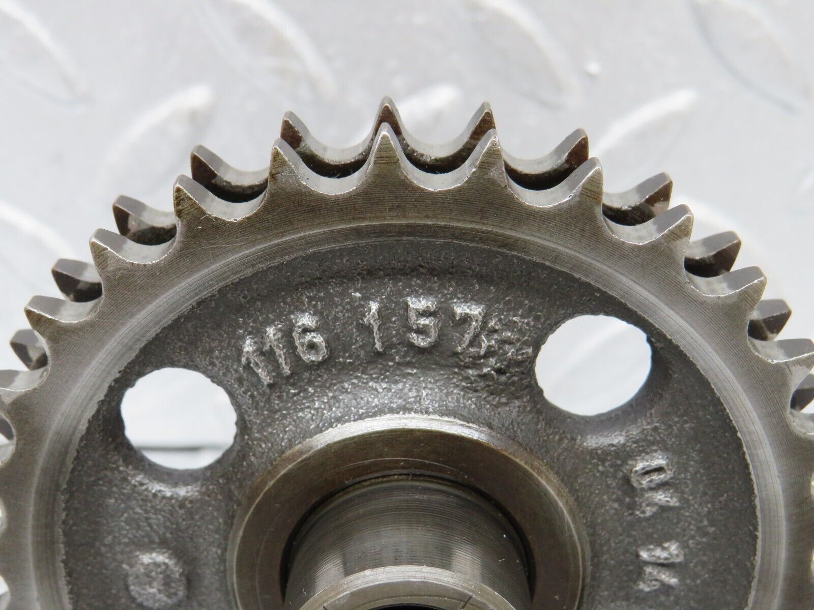 37121 Mercedes-Benz C126 420SEC Coupe Camshaft Intermediate Timing Gear 1161570414