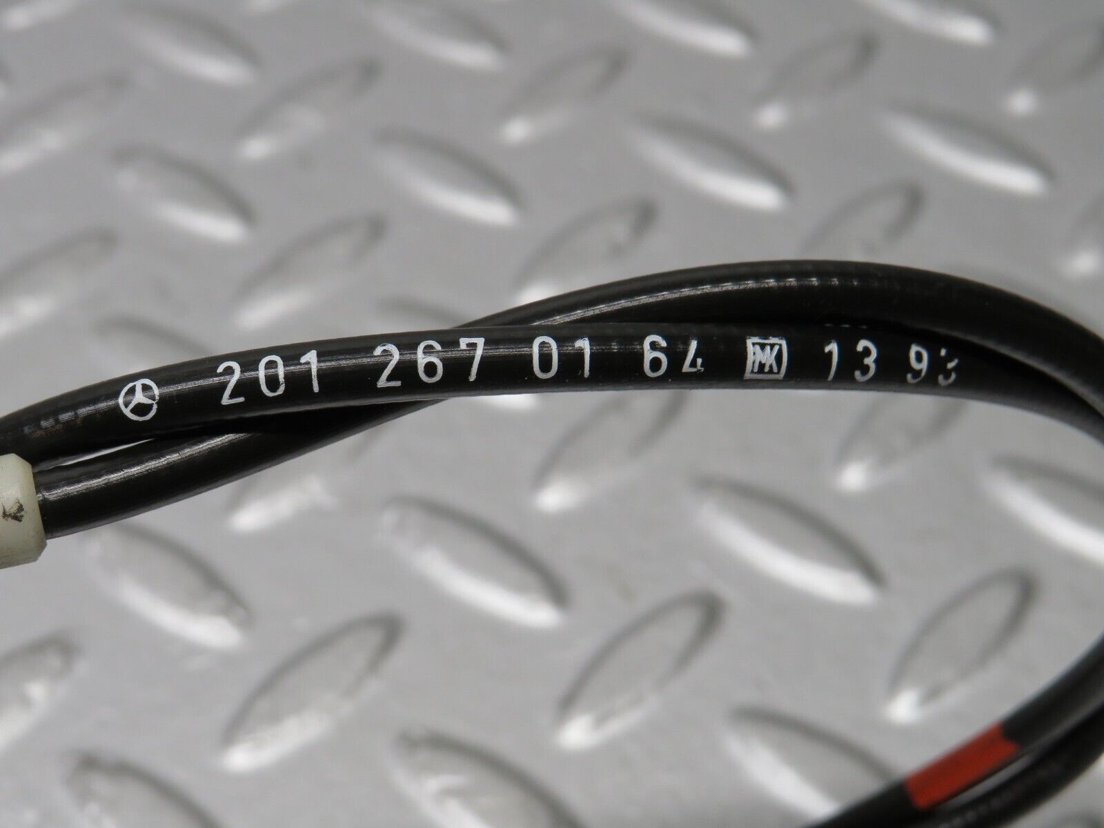 38996 Mercedes-Benz W201 190E 2.6L Gearbox Cable 2012670164