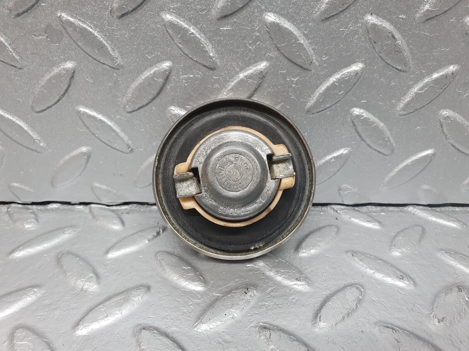 40919 Mercedes-Benz W126 300SE Fuel Tank Cap 1244700005