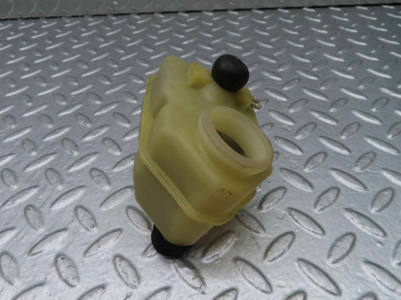 18093 Mercedes-Benz W123 200 Brake Fluid Reservoir Tank Ate 3.3508