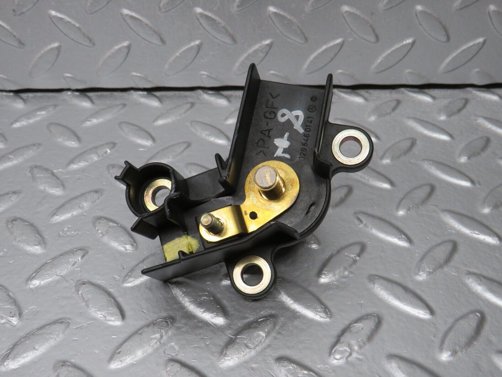 39488 Mercedes-Benz R129 320SL Coupe Positive Battery Cable Connector 1295460141