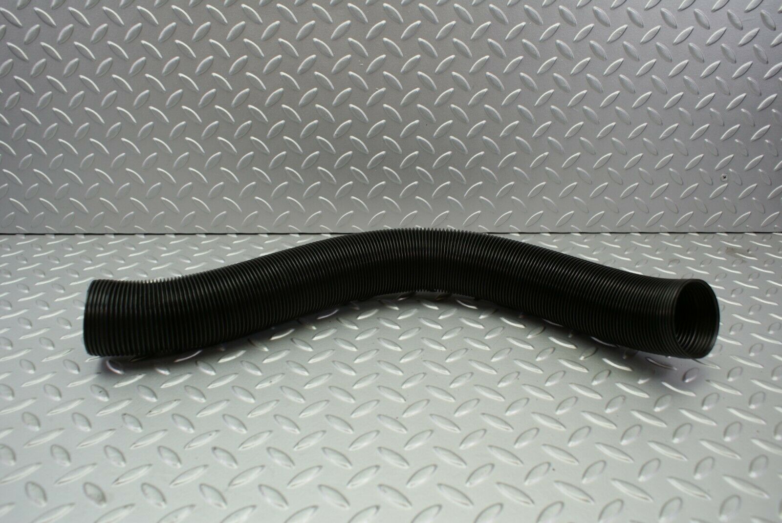 2904 Mercedes-Benz C123 280CE Coupe Ventilation Pipe