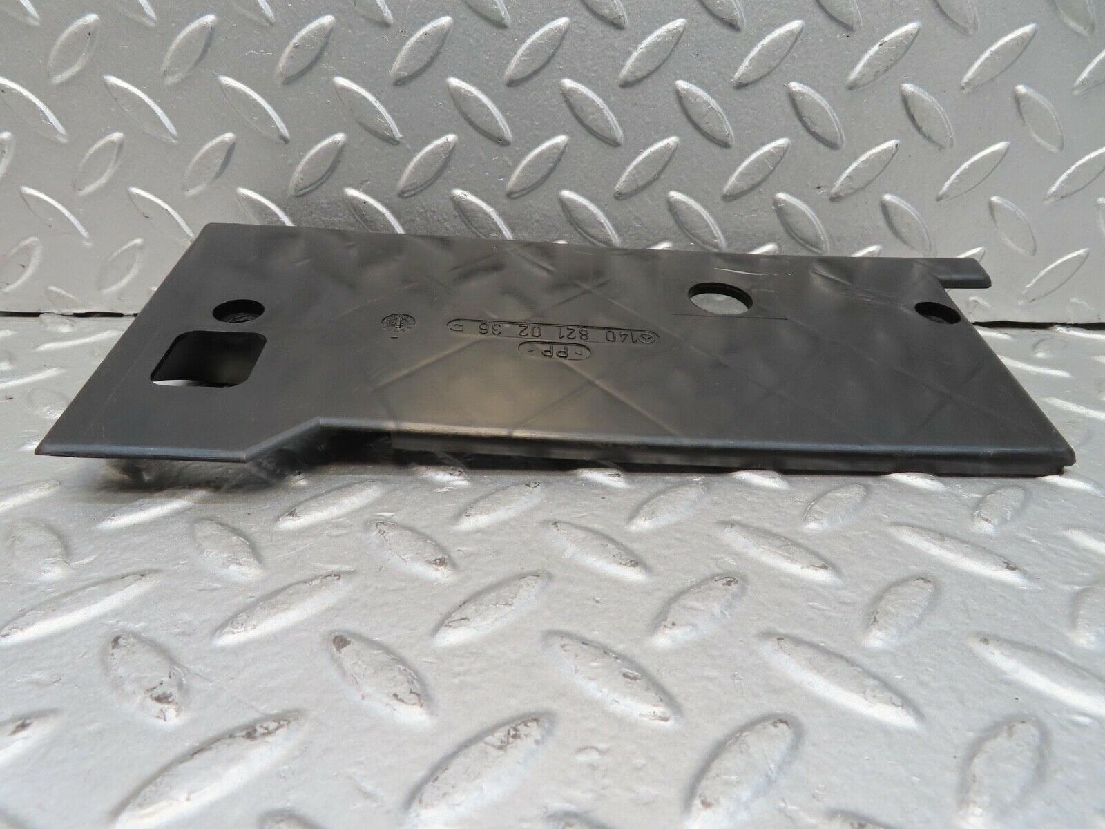 15082 Mercedes-Benz W140 S320 Cable Channel Cover Rear Right 1408210236