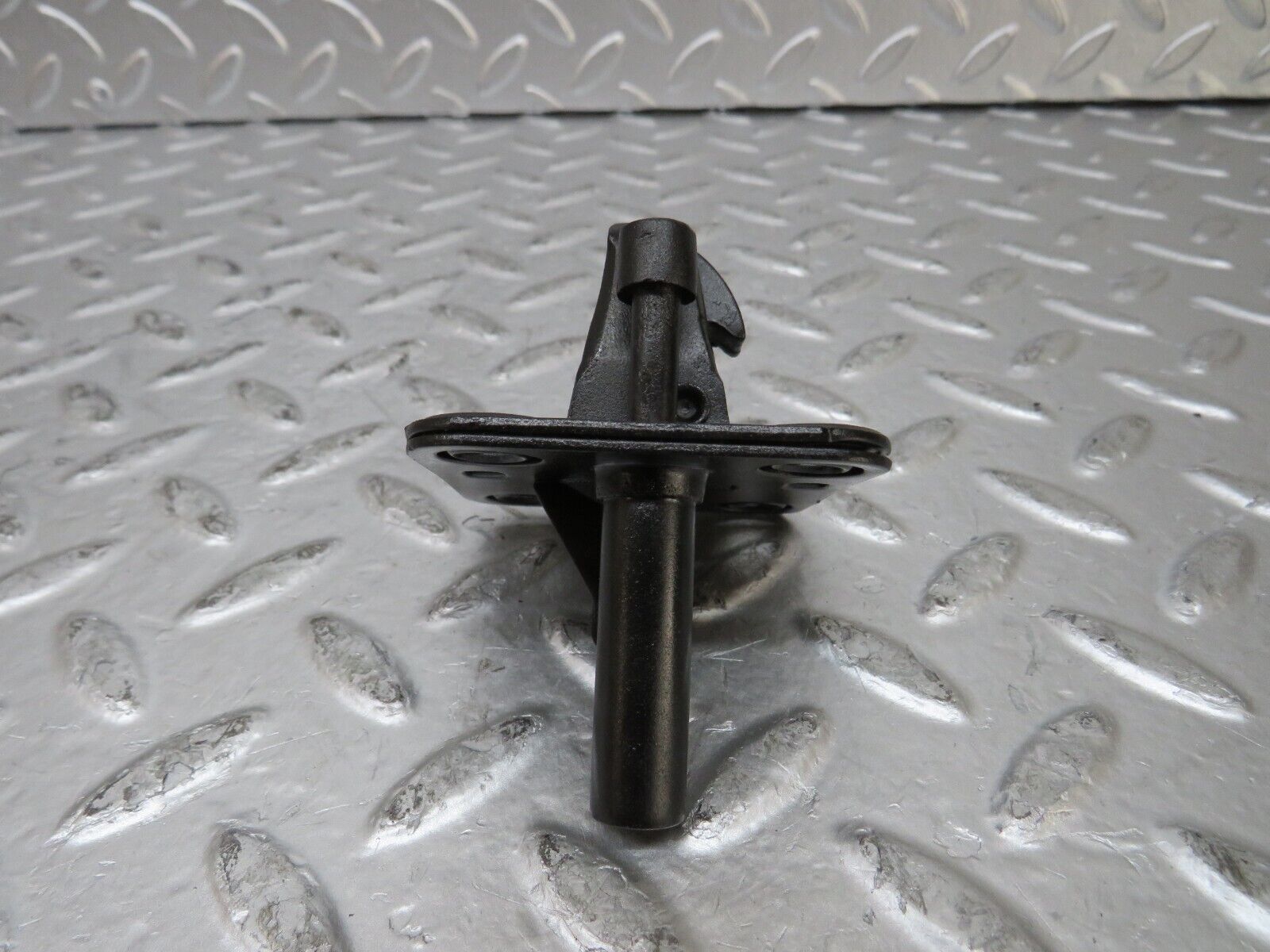 26120 Mercedes-Benz W116 450SE Bonnet Lock Catch