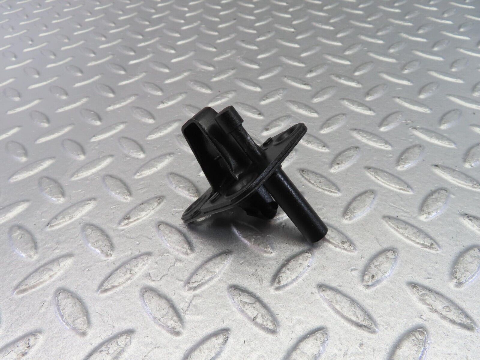 39375 Mercedes-Benz W123 230E Bonnet Lock Catch