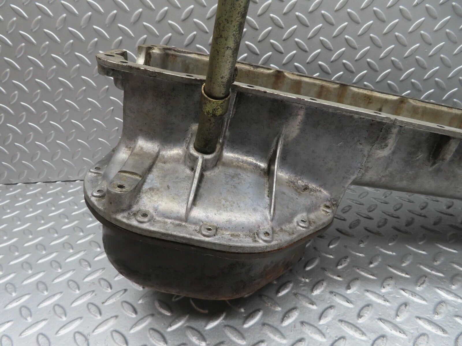 13270 Mercedes-Benz W111 220SE Oil Pan Oil Sump 1800142302