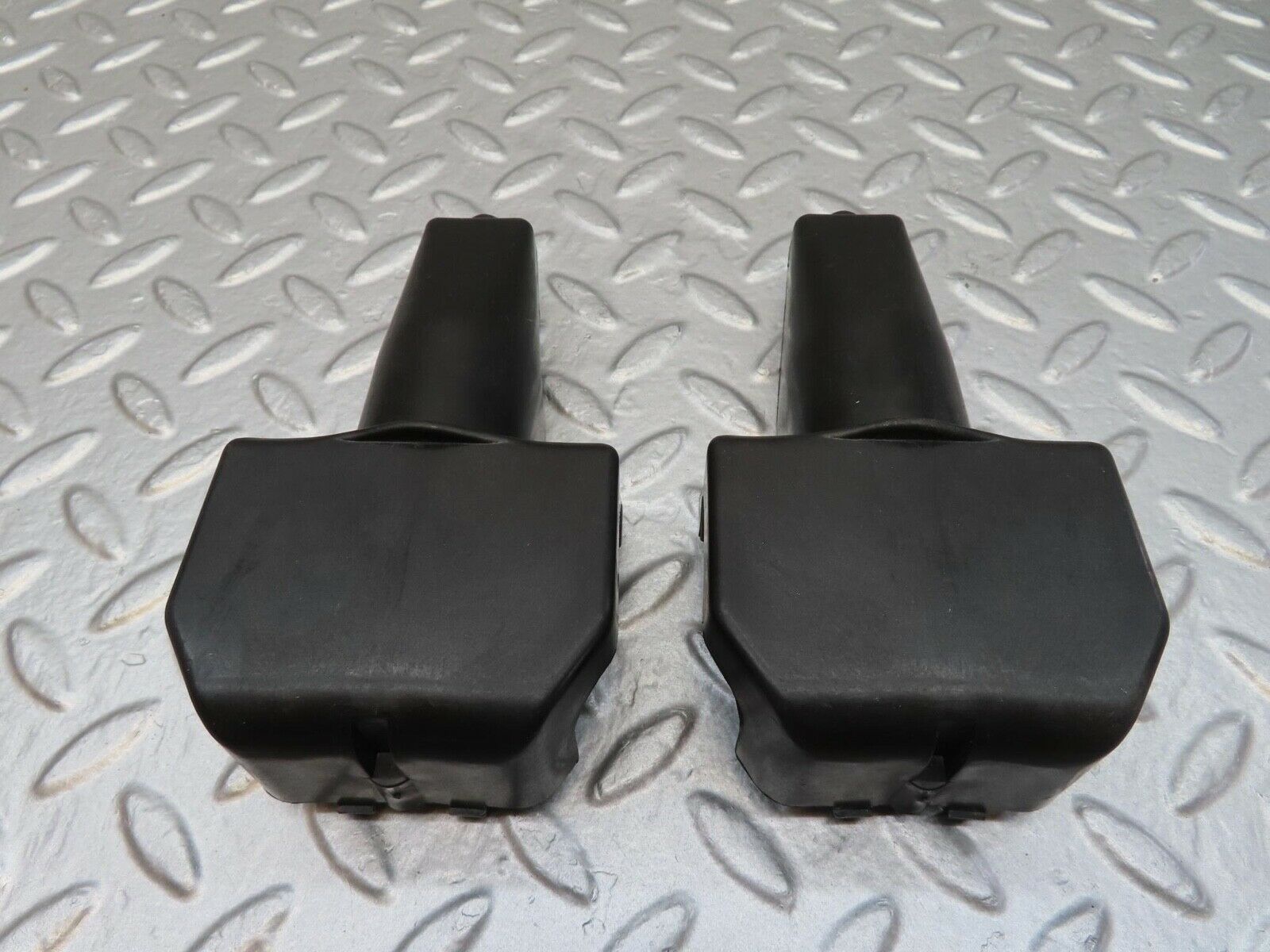 14782 Mercedes-Benz W201 190E Rear Door Lock Vacuum Actuator Cover 2018050590