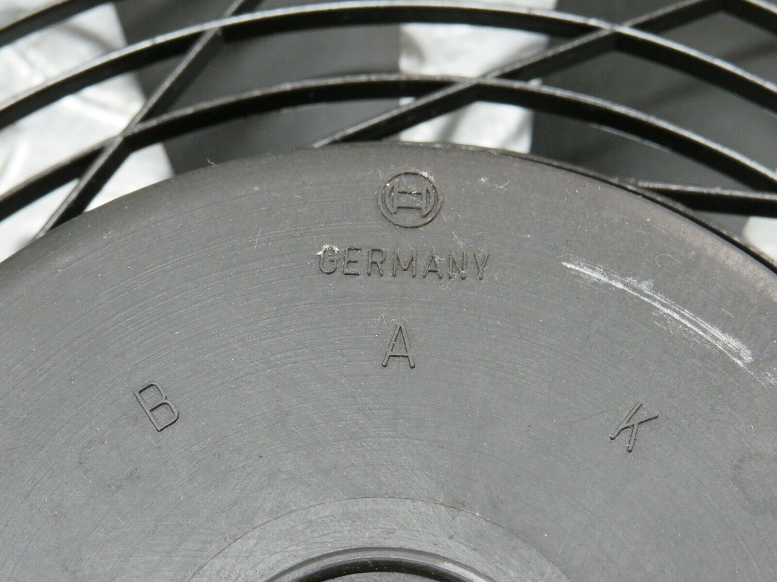 24353 Mercedes-Benz S124 220TE Wagon Radiator Cooling Fan 0005031001