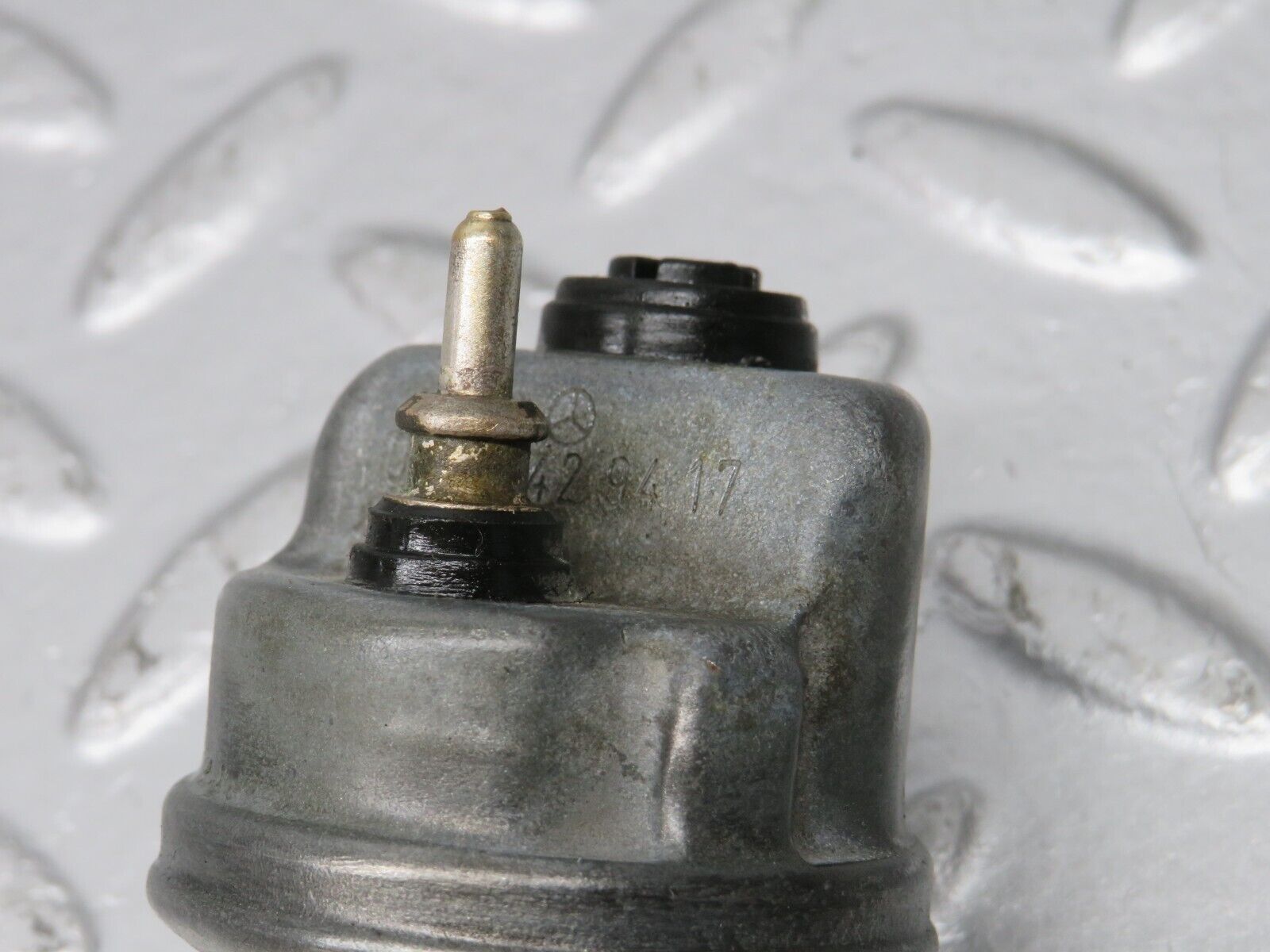 39712 Mercedes-Benz R129 320SL Coupe Oil Pressure Sensor 0065429417