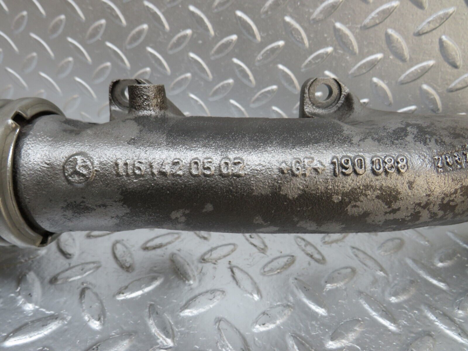 33048 Mercedes-Benz W126 380 V8 M116 Exhaust Manifold Left 1161420502 1161422302