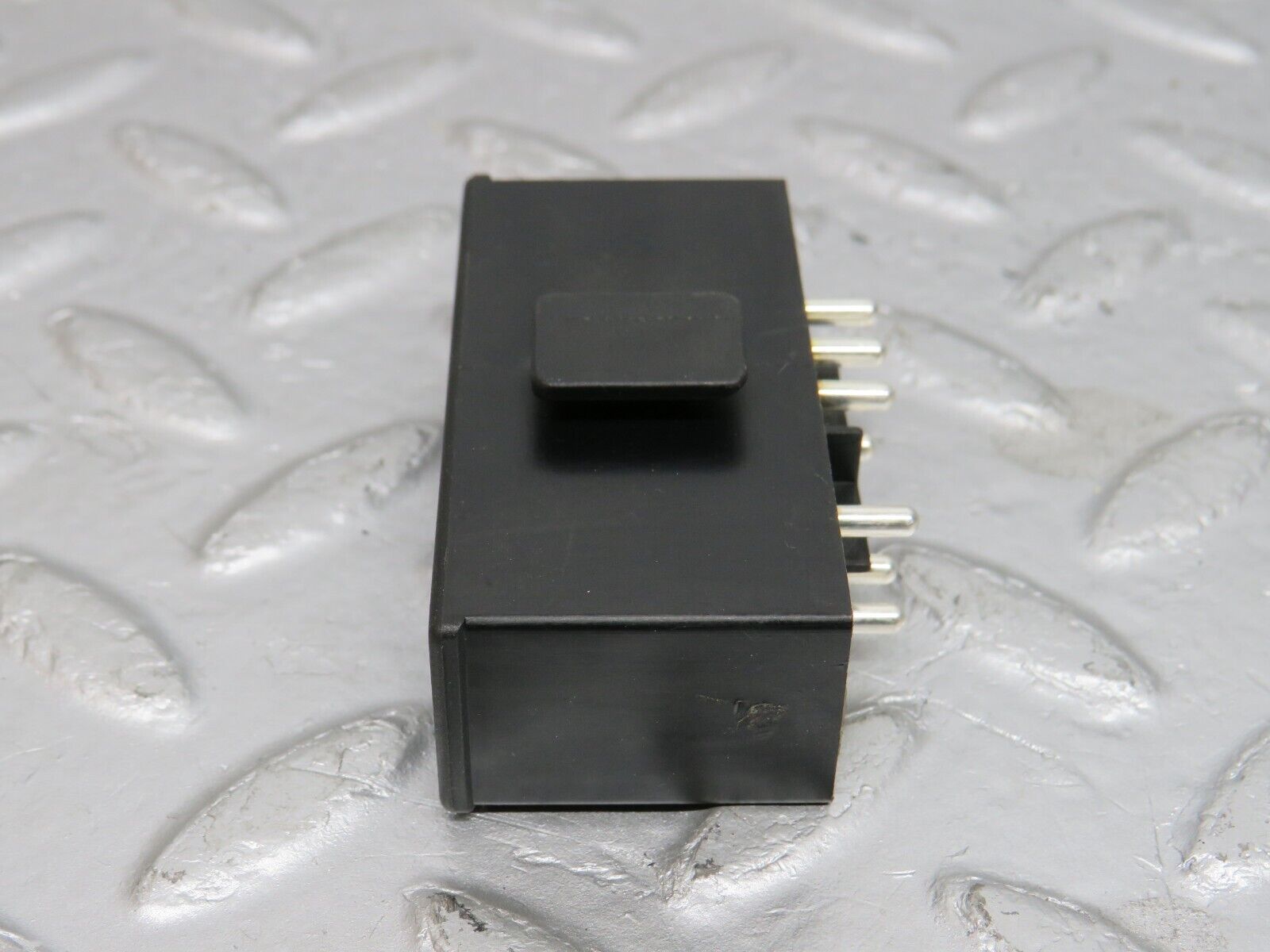 39651 Mercedes-Benz R129 320SL Coupe Seat Locking Relay 1298210147