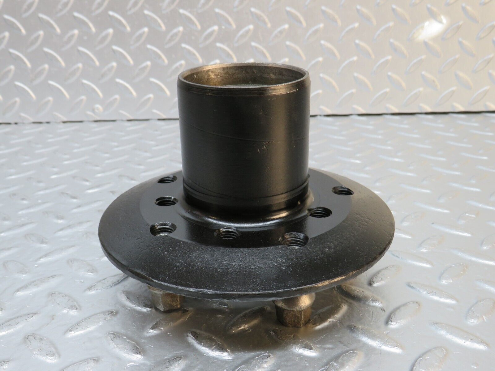 32268 Mercedes-Benz W108 280SE Front Wheel Hub