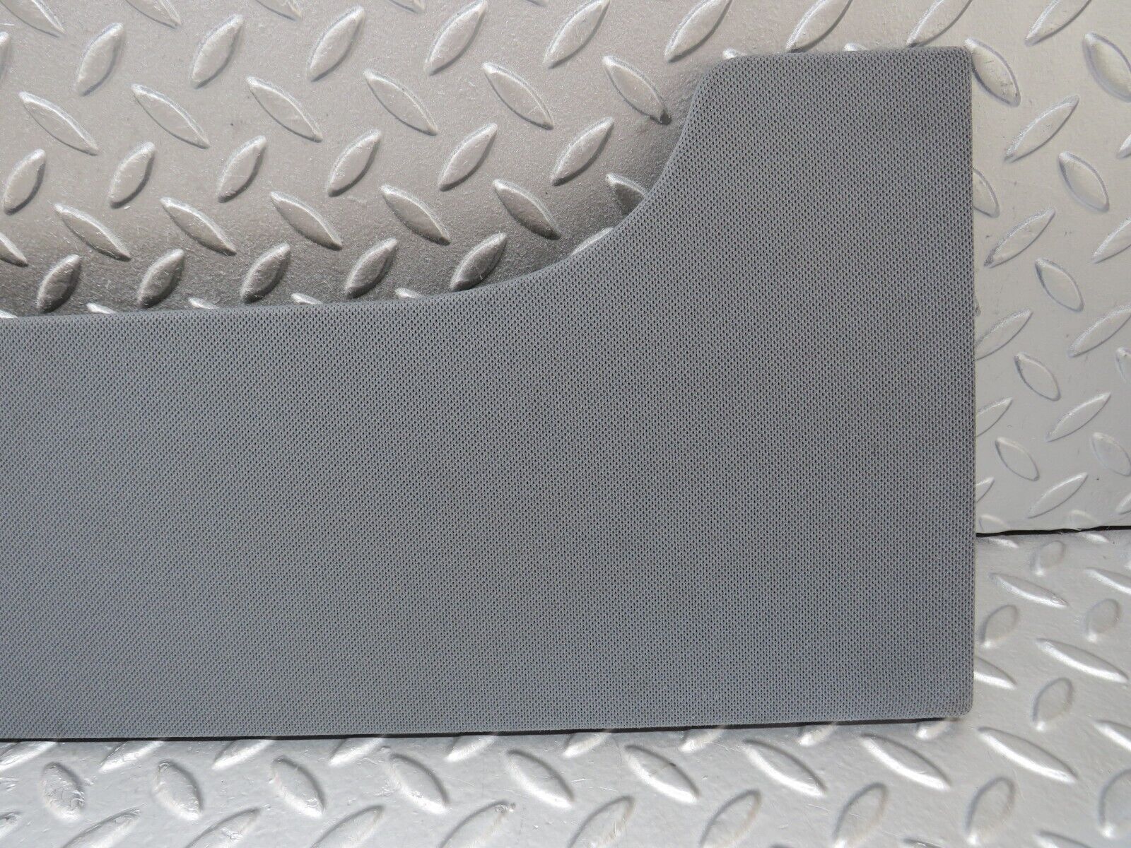 35111 Mercedes-Benz W221 Parcel Shelf Speaker Cover Trim 2216901430