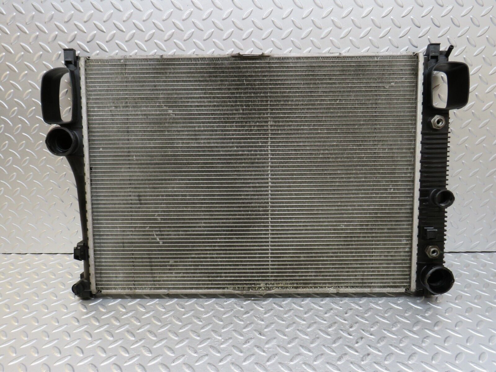 35118 Mercedes-Benz W221 Engine Coolant Radiator Valeo 2215000203