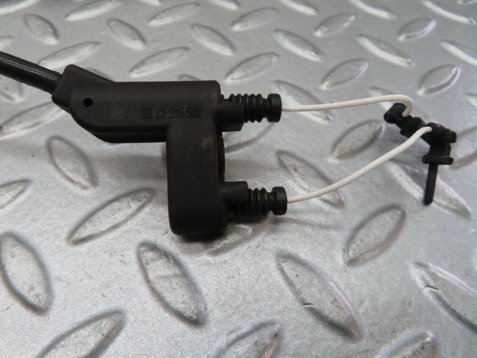 17289 Mercedes-Benz R129 300SL Coupe Front Right Brake Pad Warning Loom