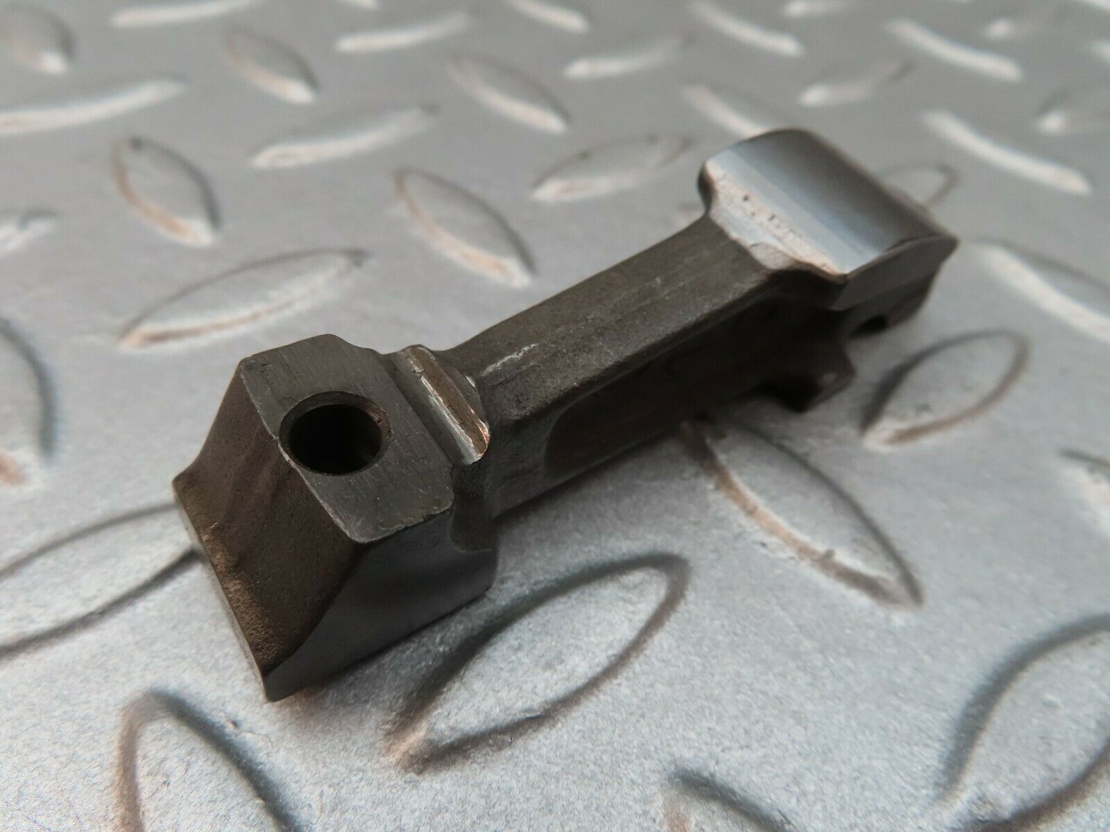 3535 Mercedes-Benz W108 280SE Valve Rocker Arm With Retaining Spring