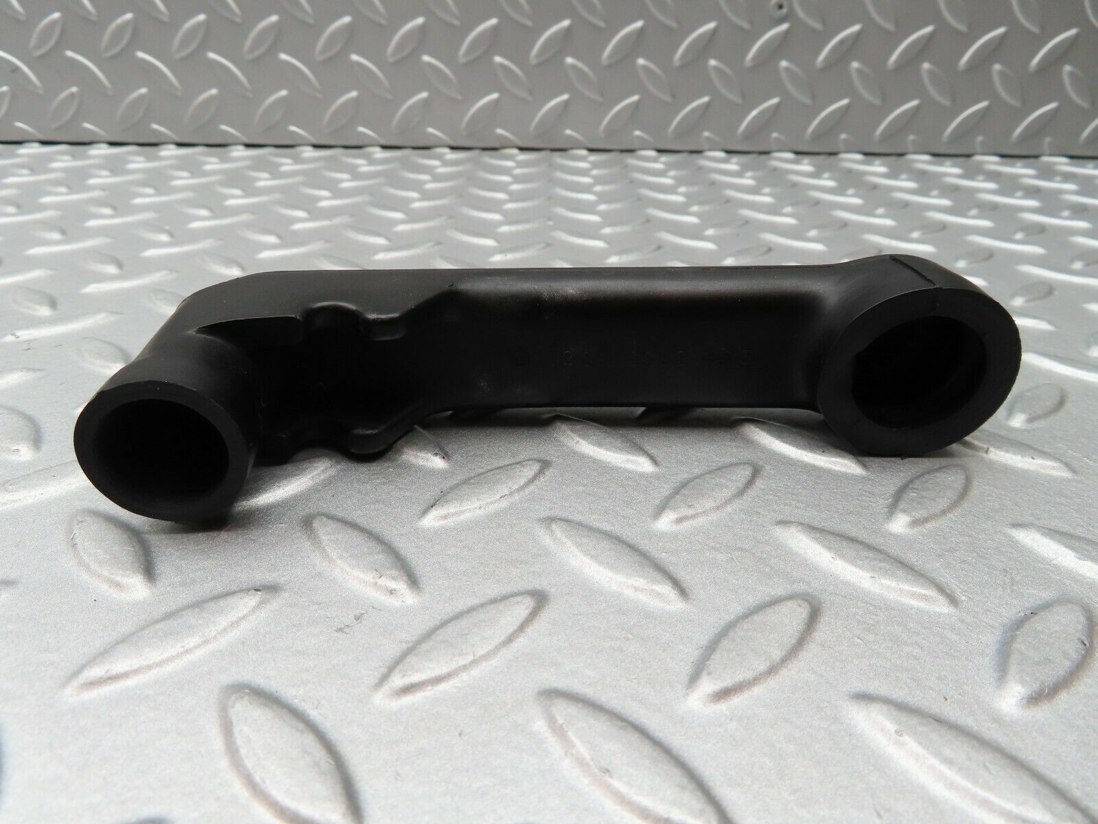 4291 Mercedes-Benz W123 230E Crankcase Breather Pipe 1020942682