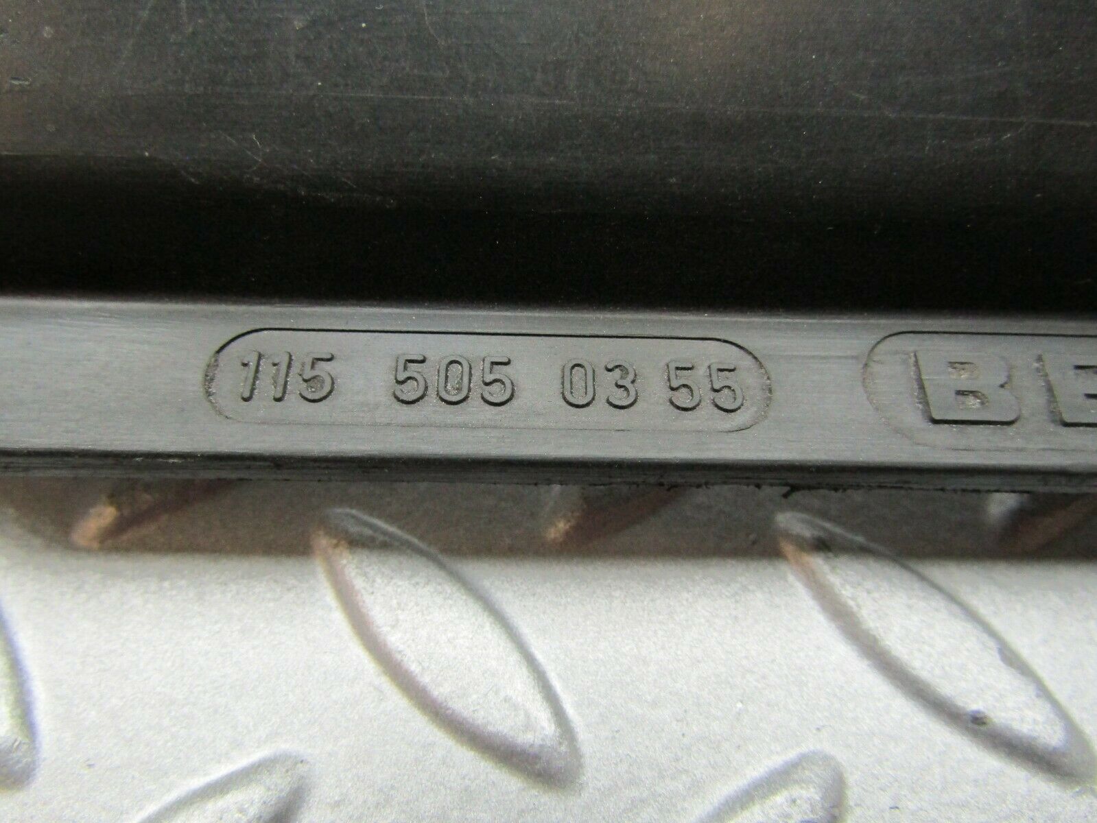 3288 Mercedes-Benz W115 220D Radiator Fan Shroud Fan Cover 1155050355