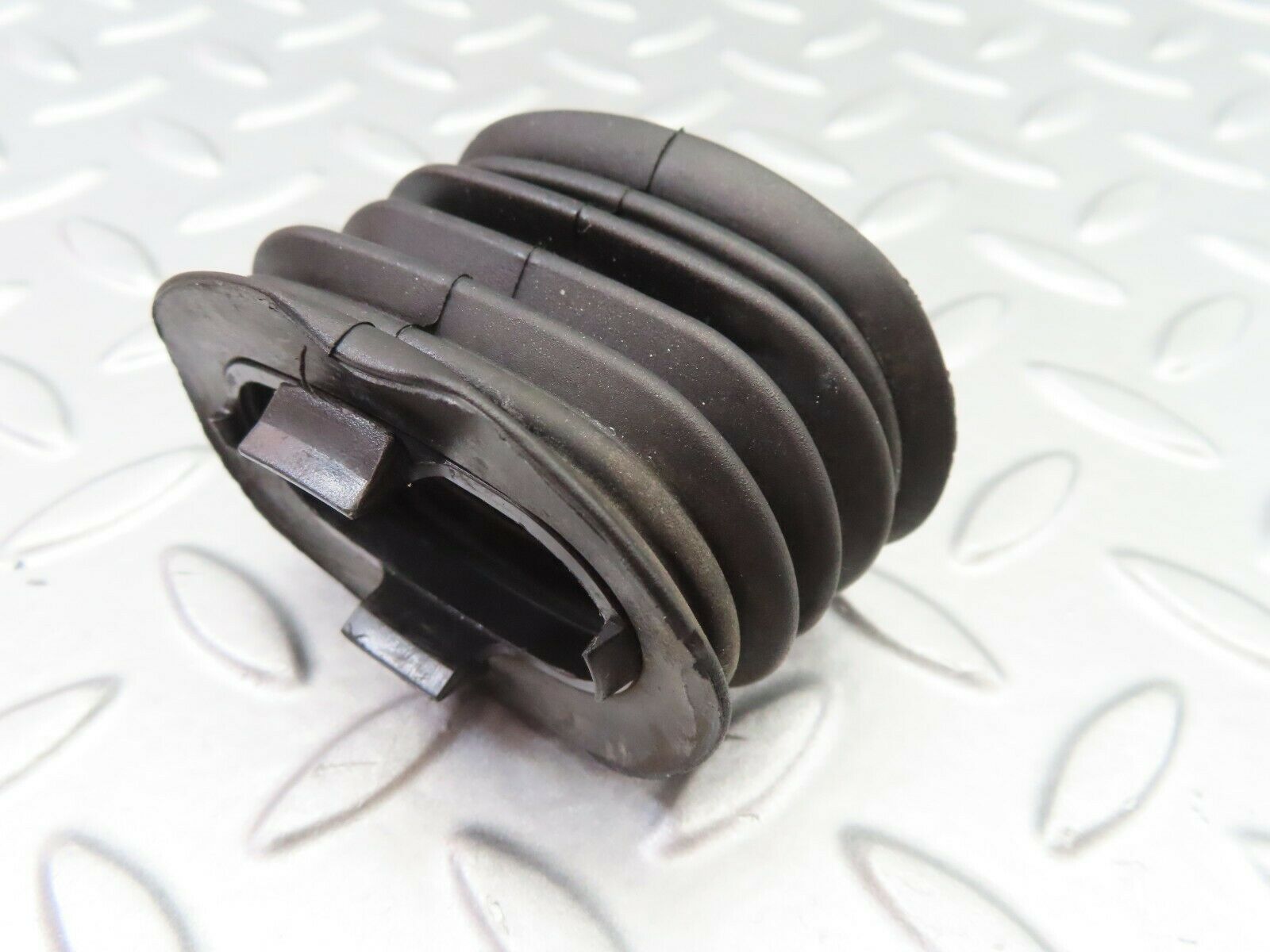 6542 Mercedes-Benz S124 E220 Wagon Front Door Wire Protector Rubber 1248210197